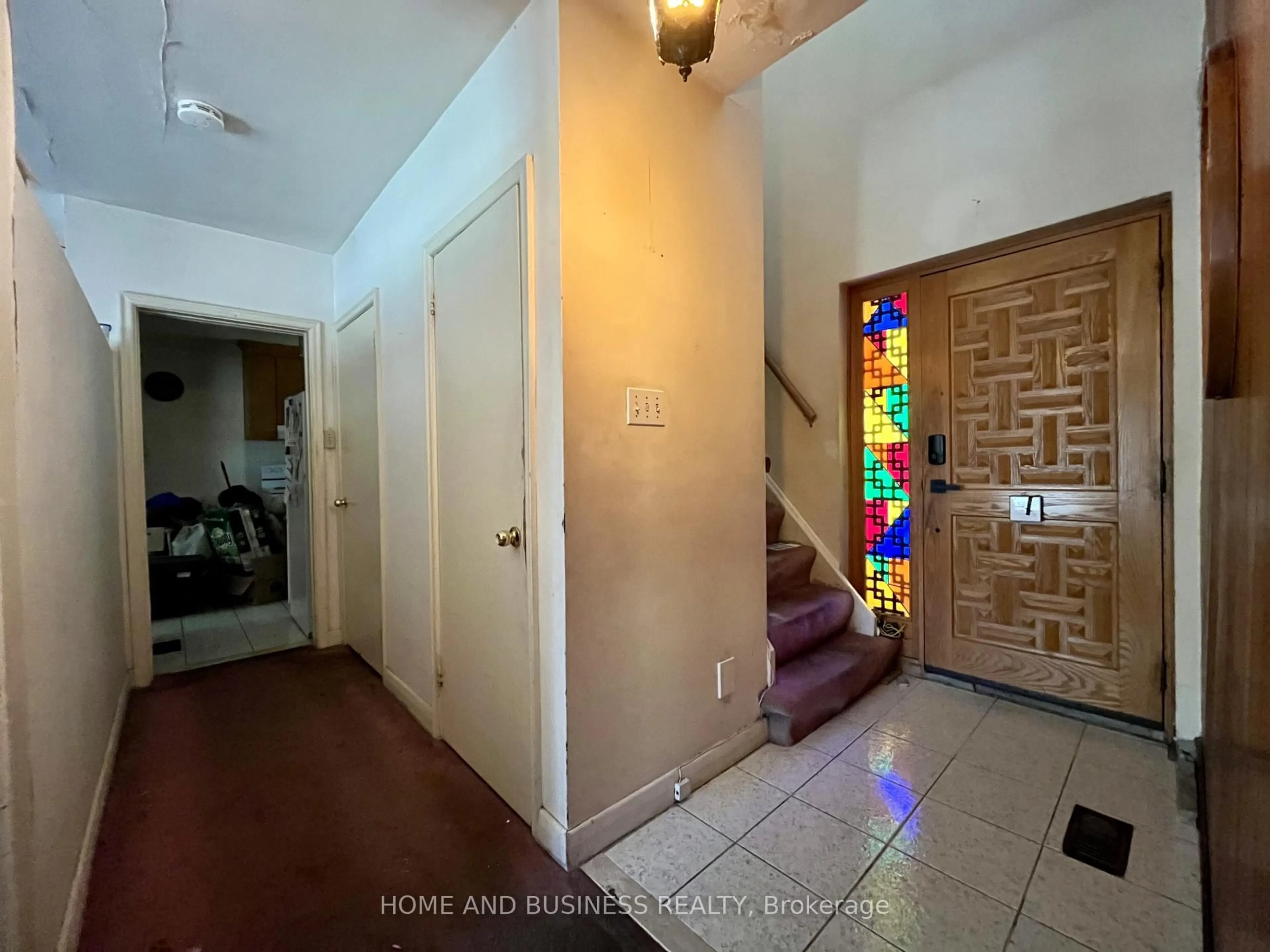 Indoor foyer for 29 Redwing Pl, Toronto Ontario M3C 2A7