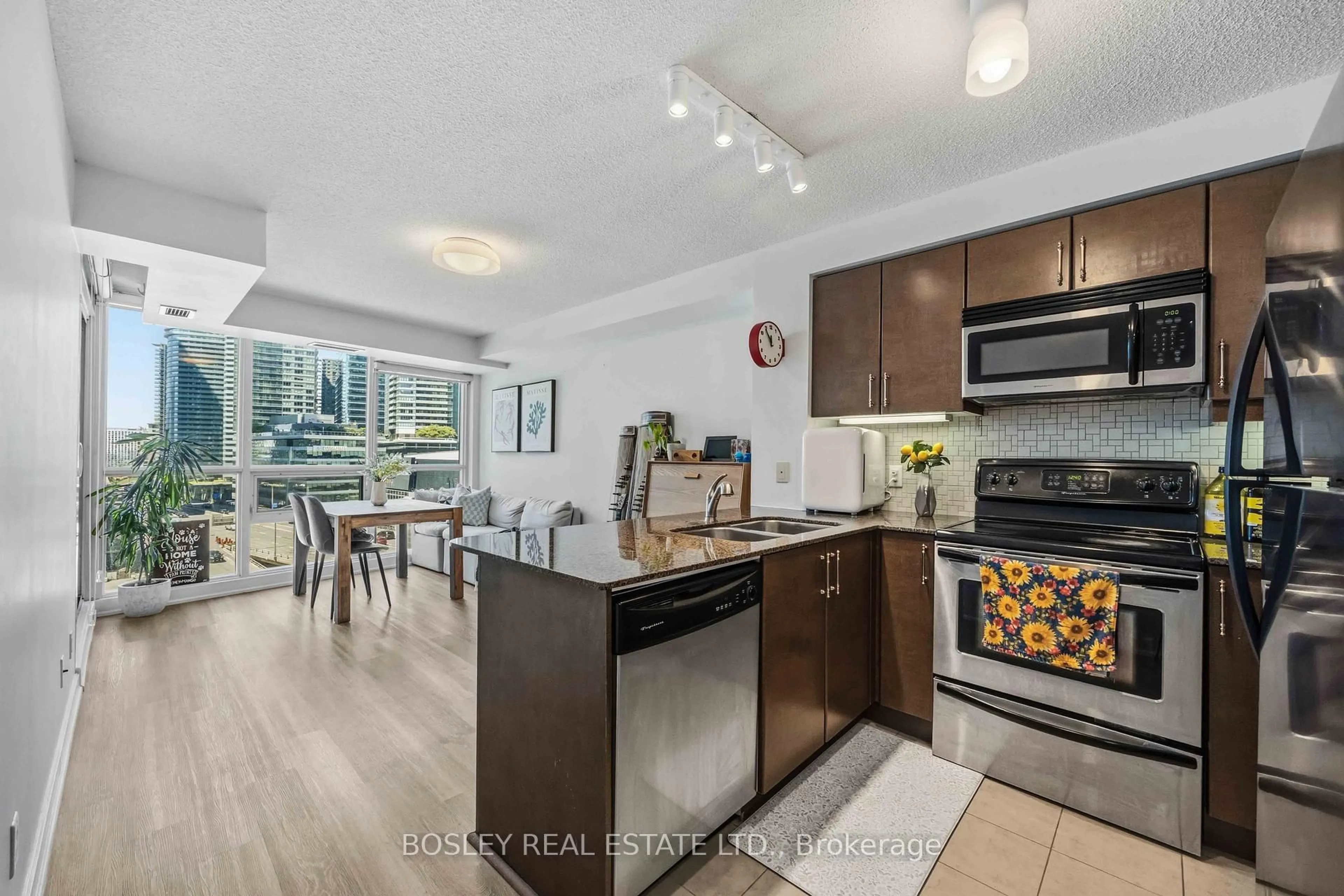 Open concept kitchen, unknown for 18 Harbour St #1001, Toronto Ontario M5J 2Z6