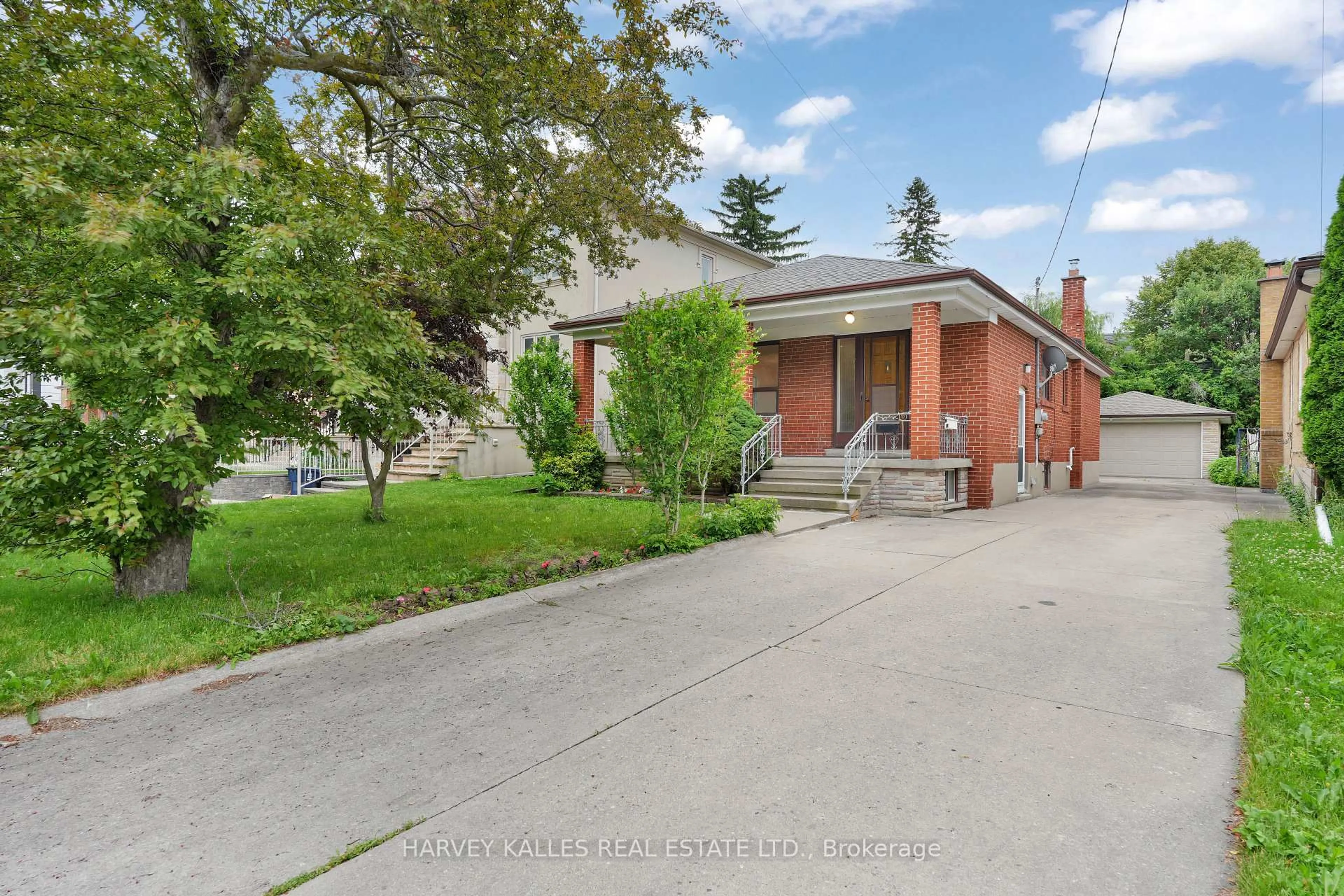 Unknown for 61 Abitibi Ave, Toronto Ontario M2M 2V3