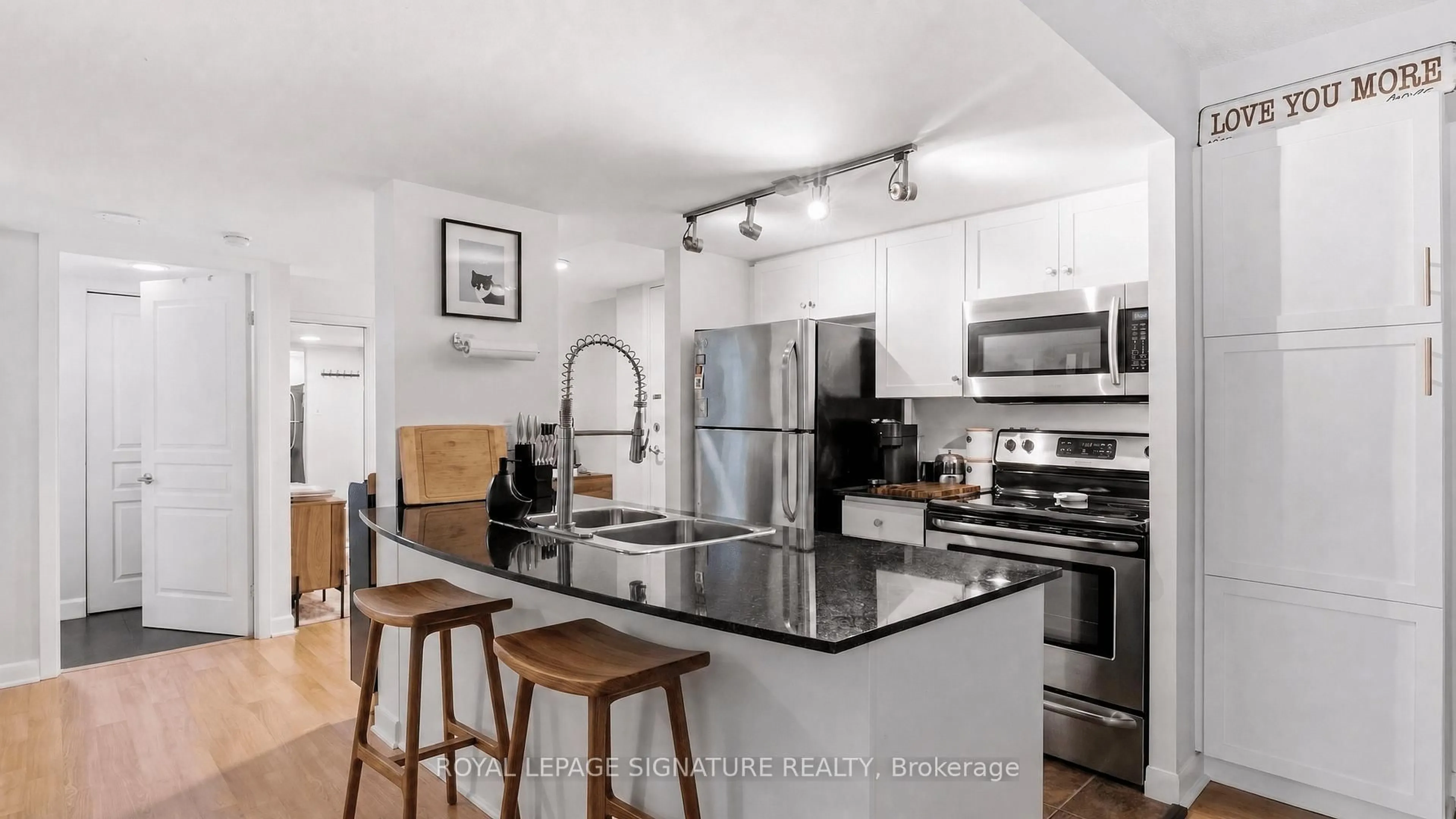 Open concept kitchen, unknown for 323 Richmond St #704, Toronto Ontario M5A 3R3