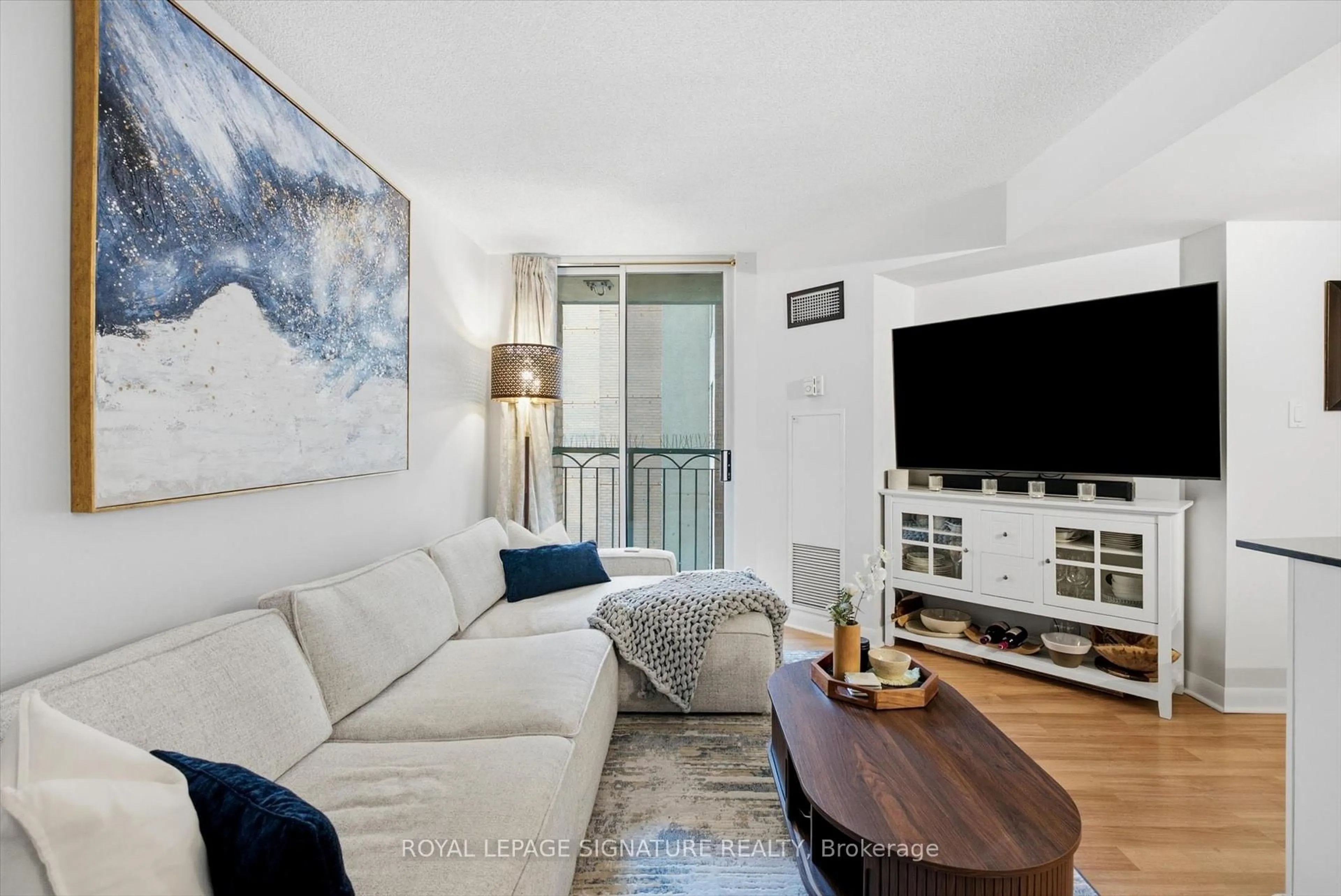Living room with furniture, unknown for 323 Richmond St #704, Toronto Ontario M5A 3R3