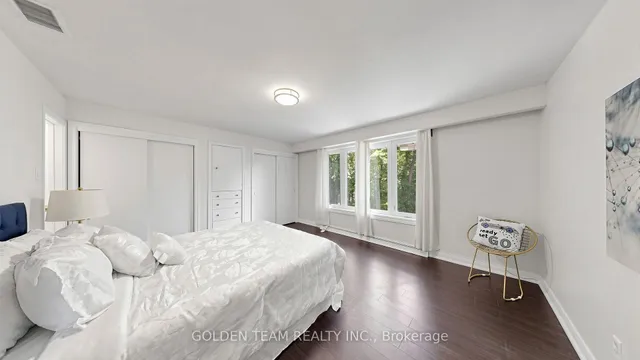 67 Burbank Dr, Toronto 4