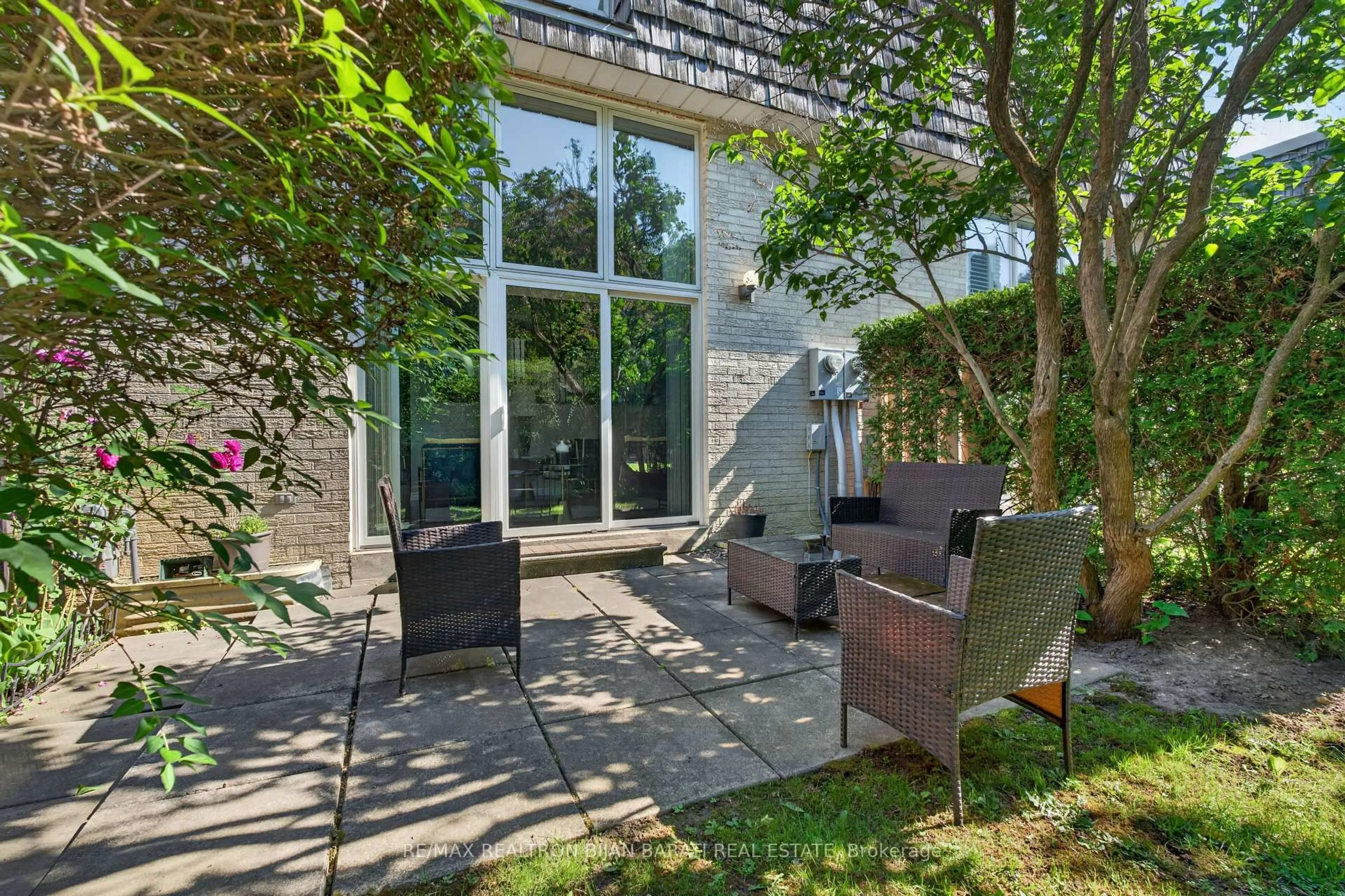 Patio, street for 79 Scenic Mill Way, Toronto Ontario M2L 1S9