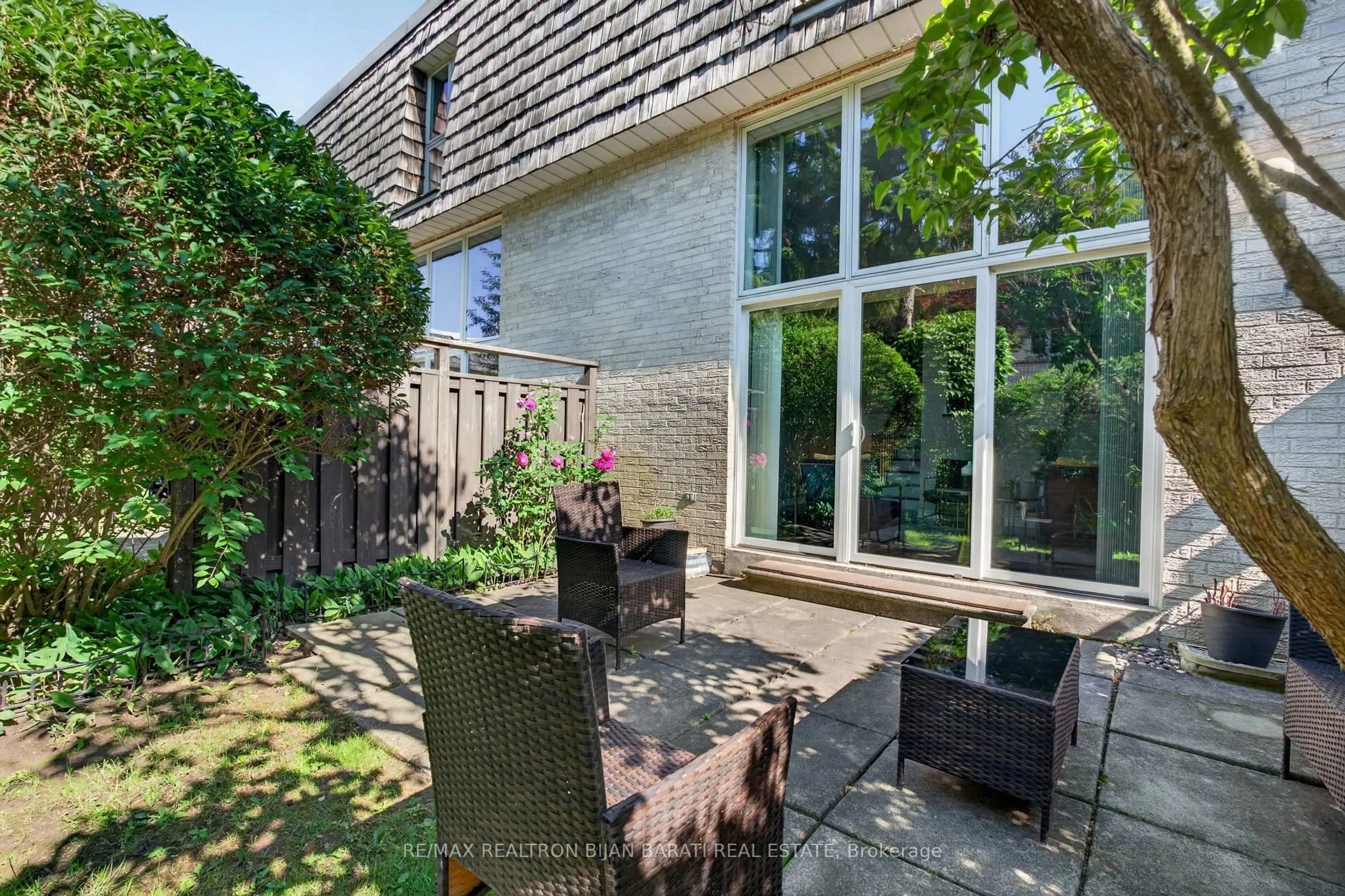 Patio, street for 79 Scenic Mill Way, Toronto Ontario M2L 1S9