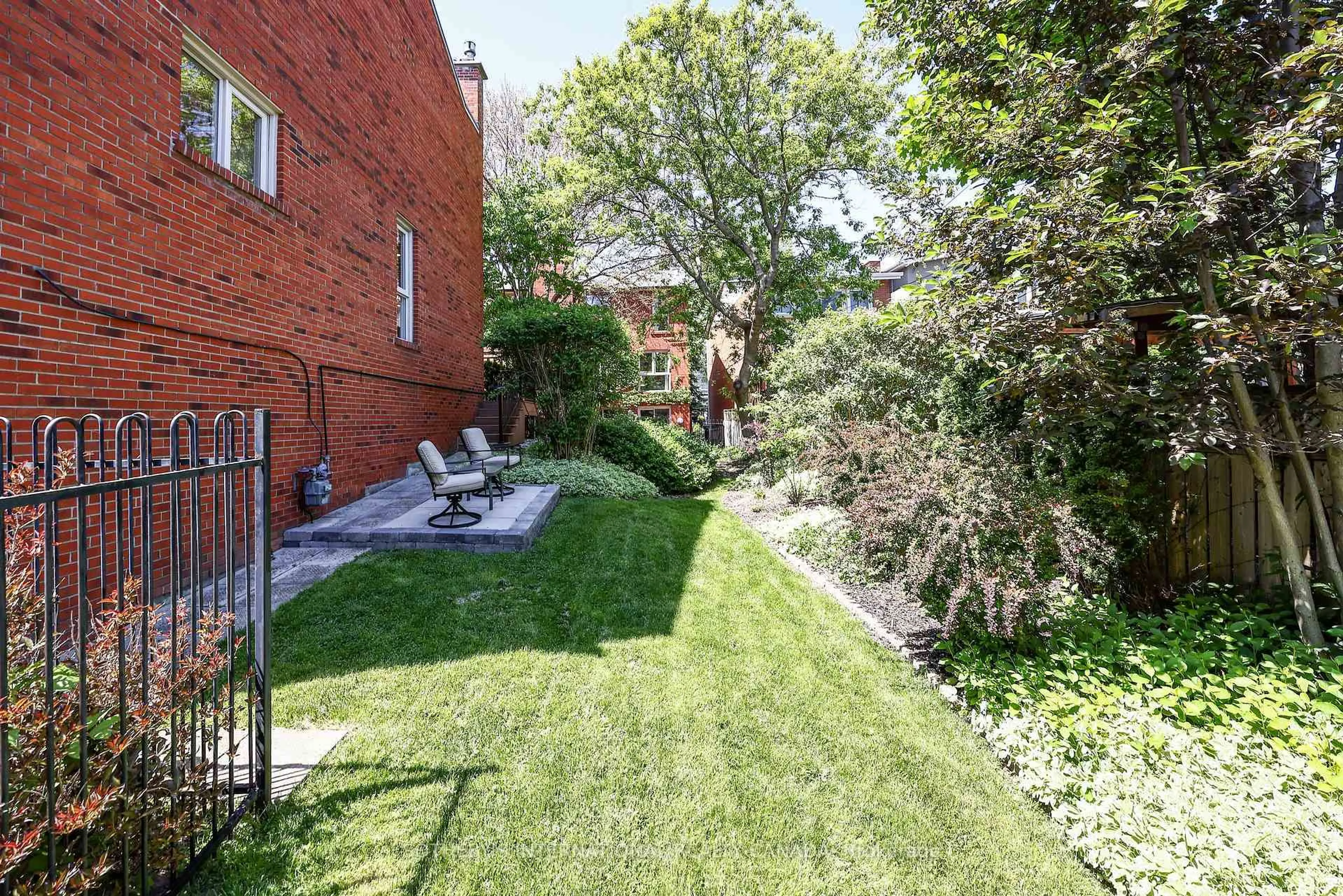 Patio, street for 70 Sylvan Valley Way, Toronto Ontario M5M 4M3