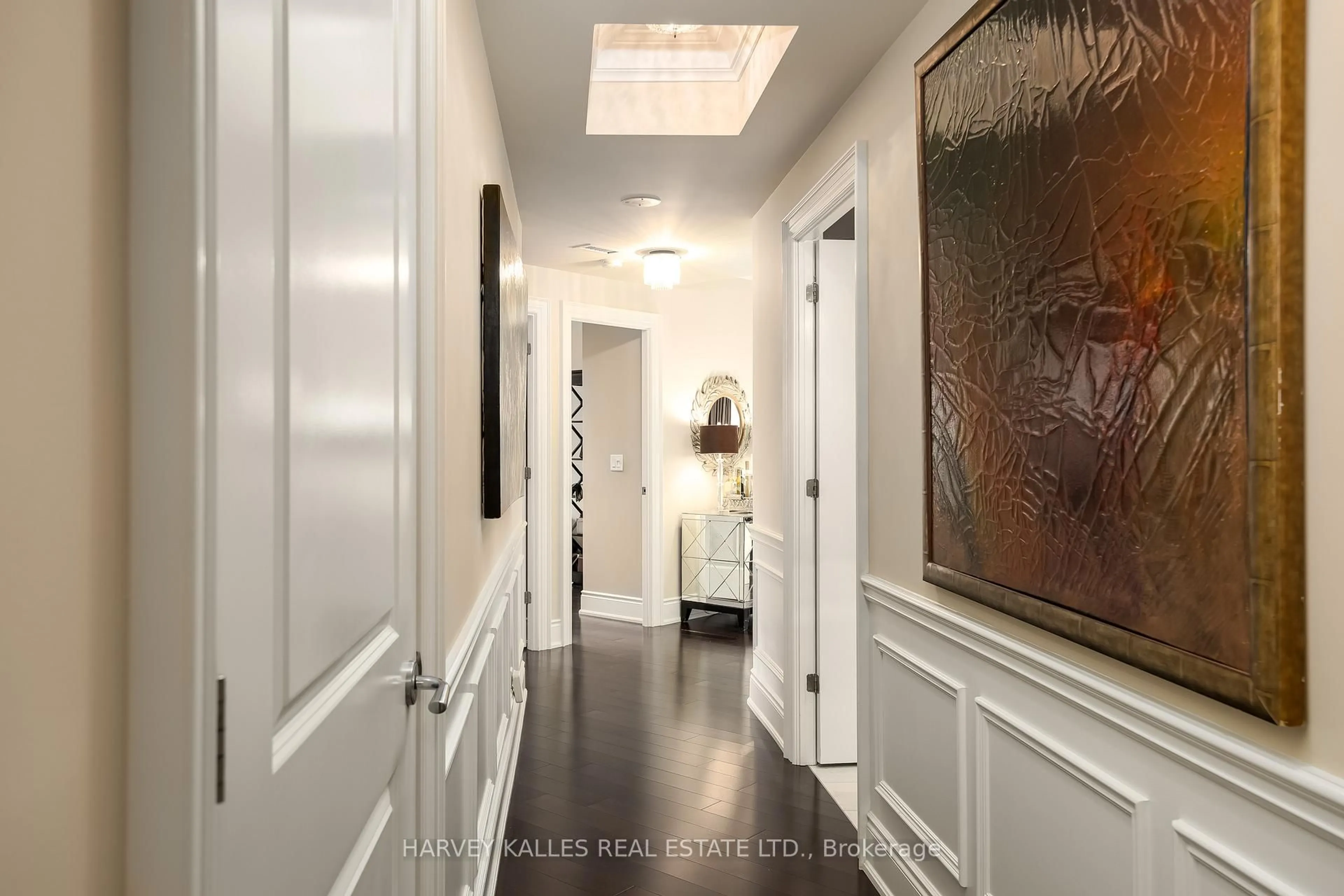 Indoor entryway for 1717 Avenue Rd #205, Toronto Ontario M5M 0A2