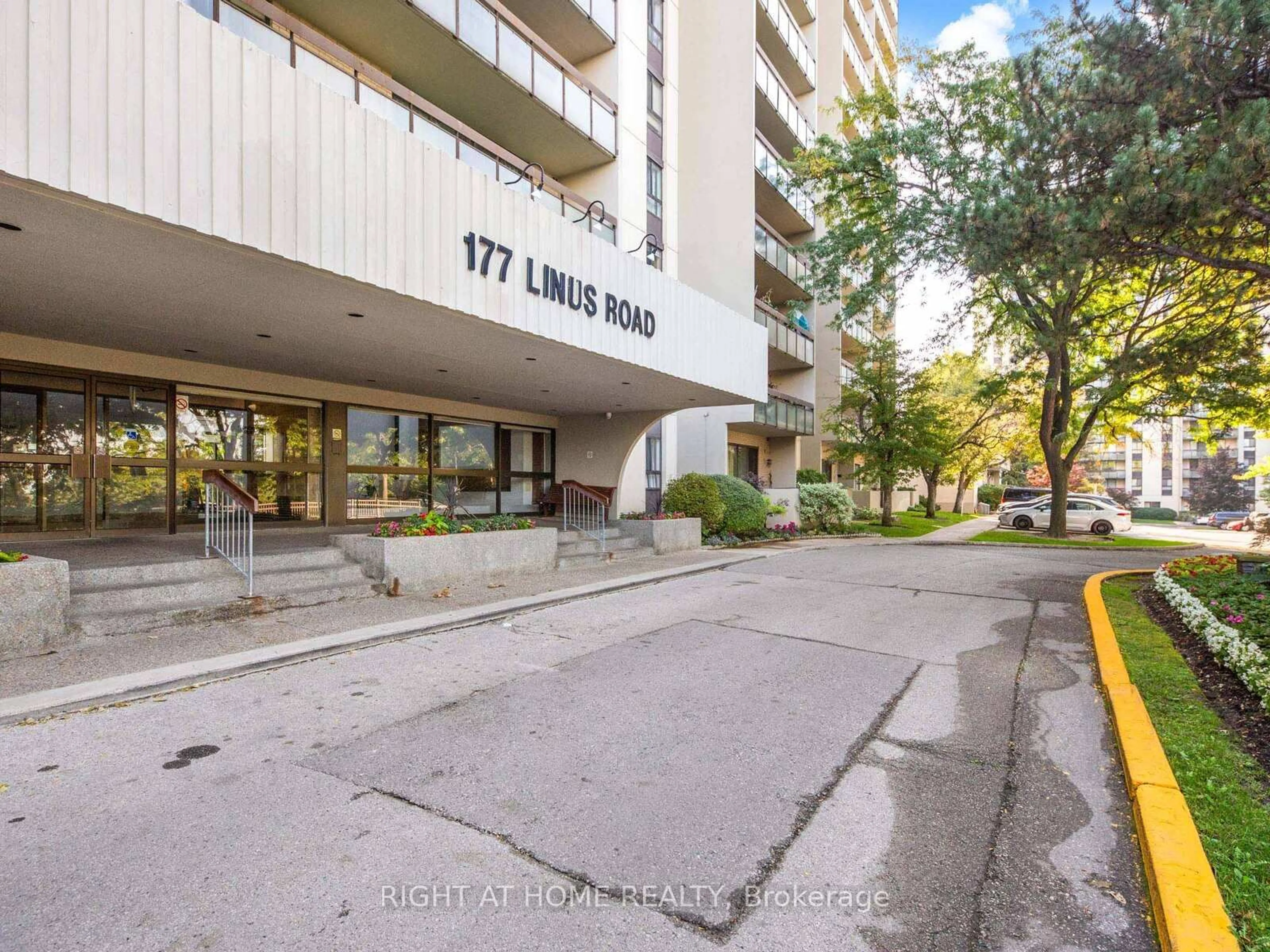 Unknown for 177 Linus Rd #612, Toronto Ontario M2J 4S5