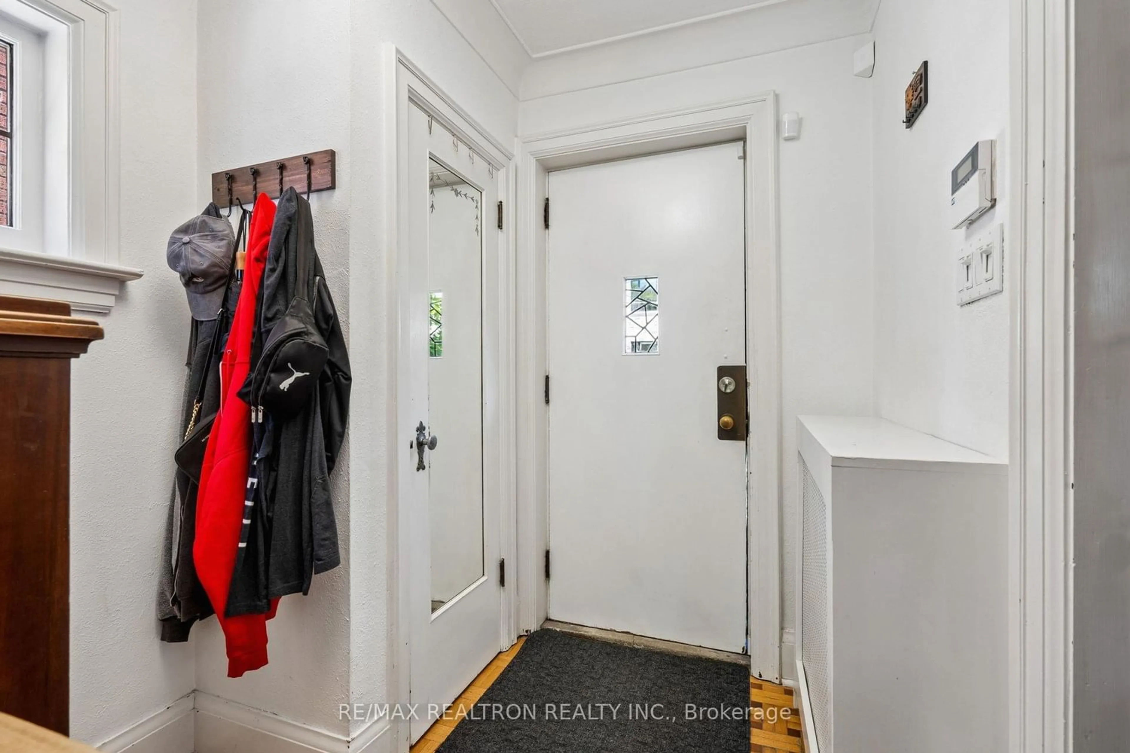 Indoor entryway for 707 Hillsdale Ave, Toronto Ontario M4S 1V4