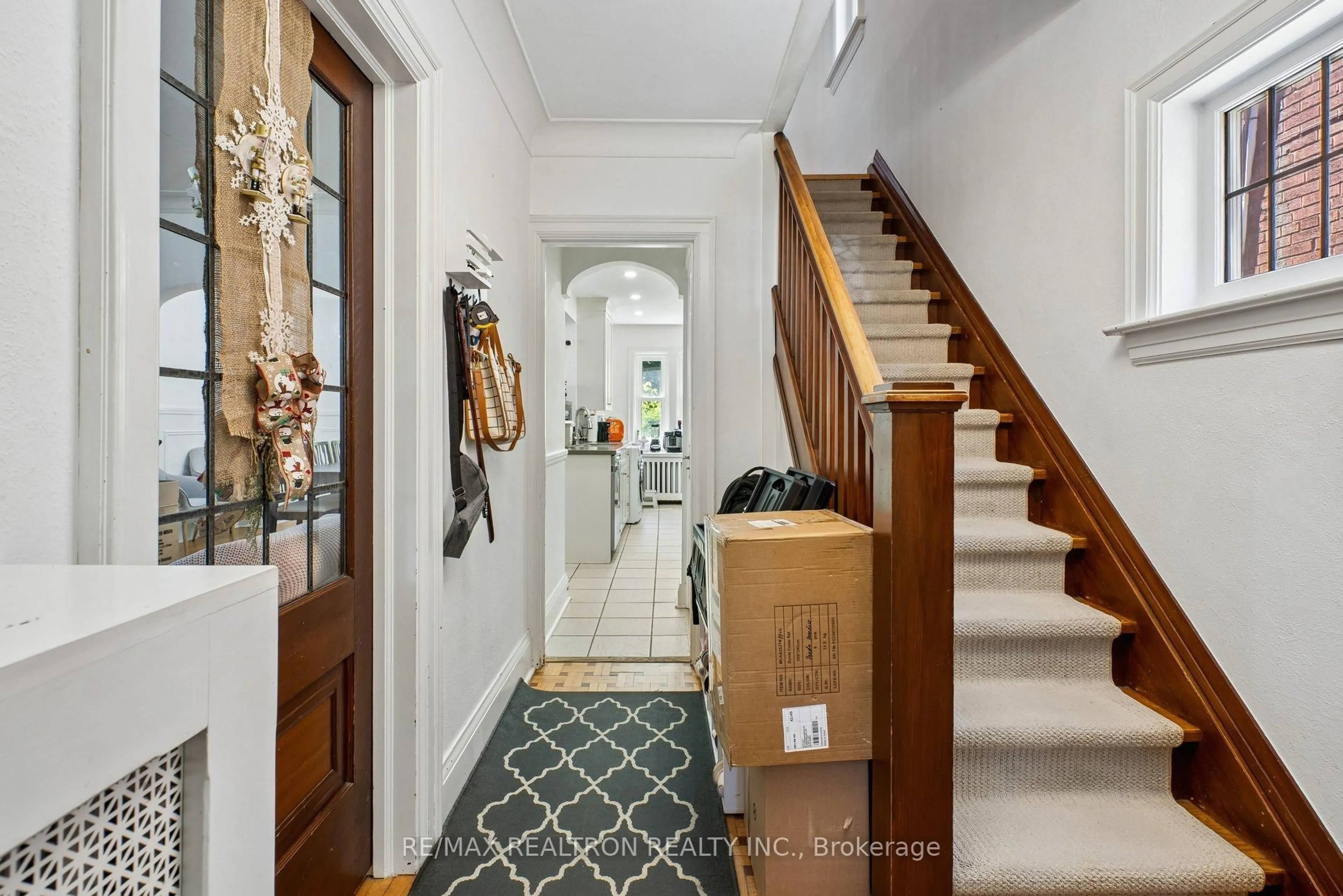 Indoor entryway for 707 Hillsdale Ave, Toronto Ontario M4S 1V4