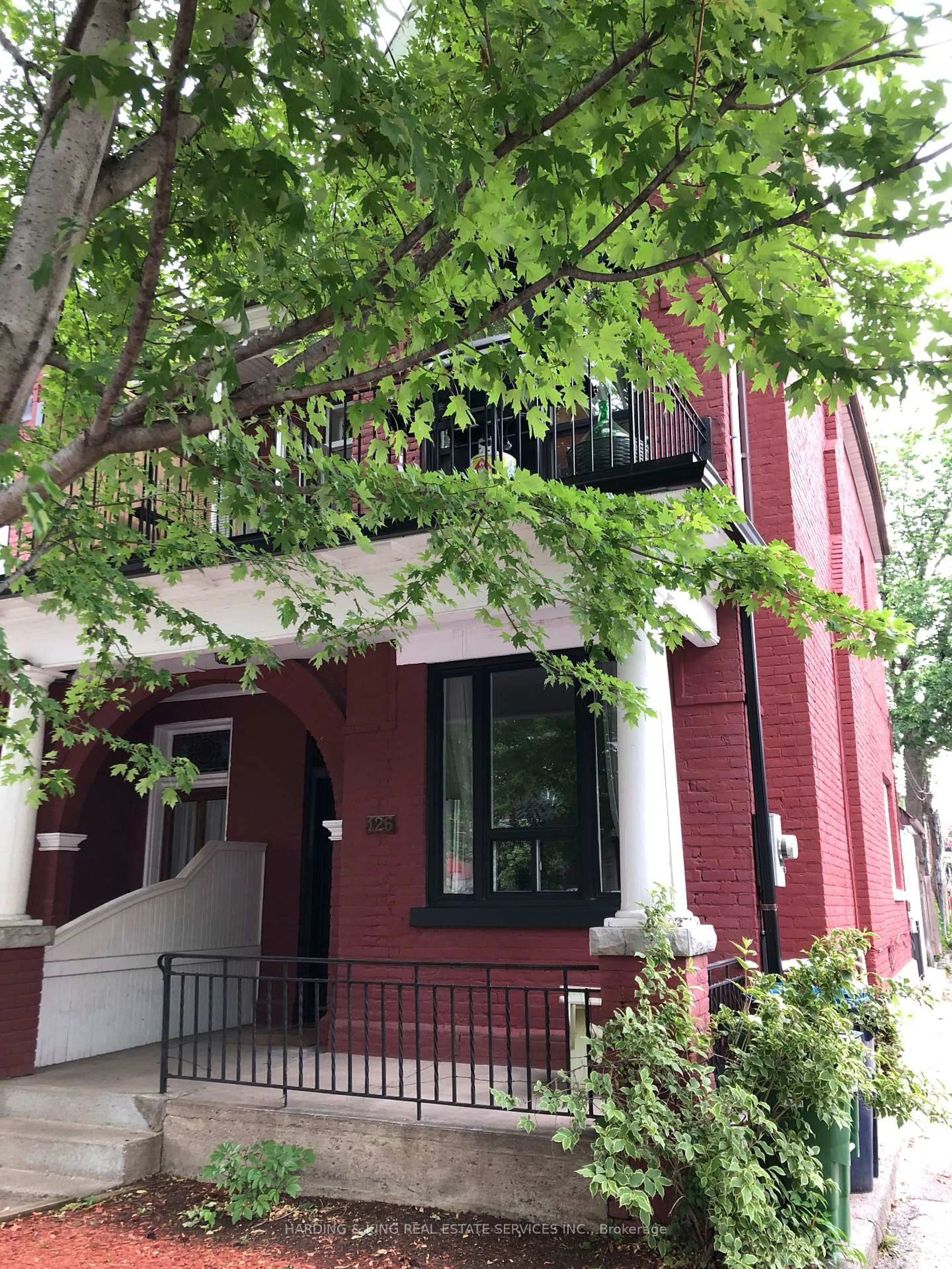 Unknown for 126 Lennox St, Toronto Ontario M6G 1J6