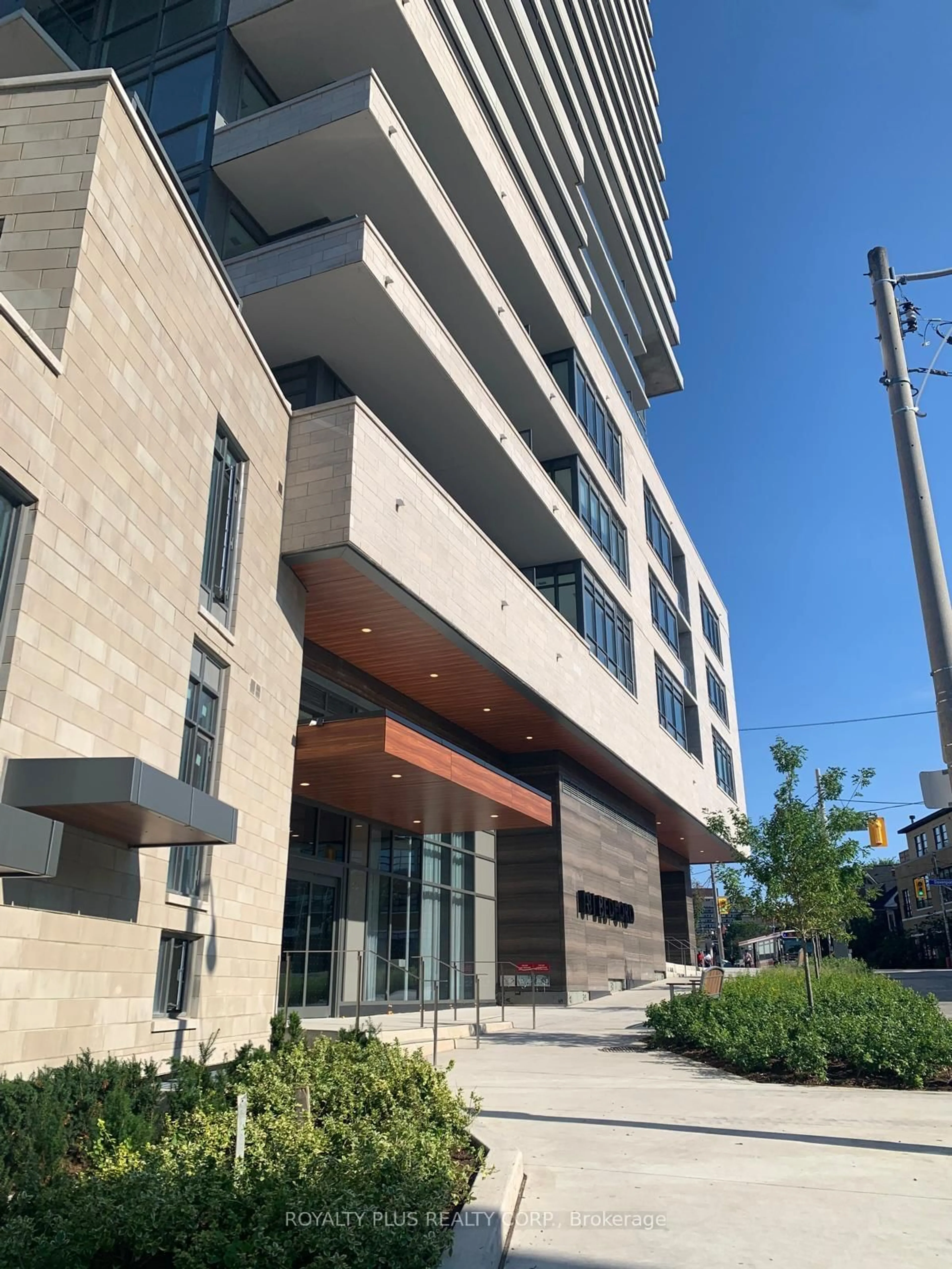 Indoor foyer for 181 BEDFORD Rd #710, Toronto Ontario M5R 0C2