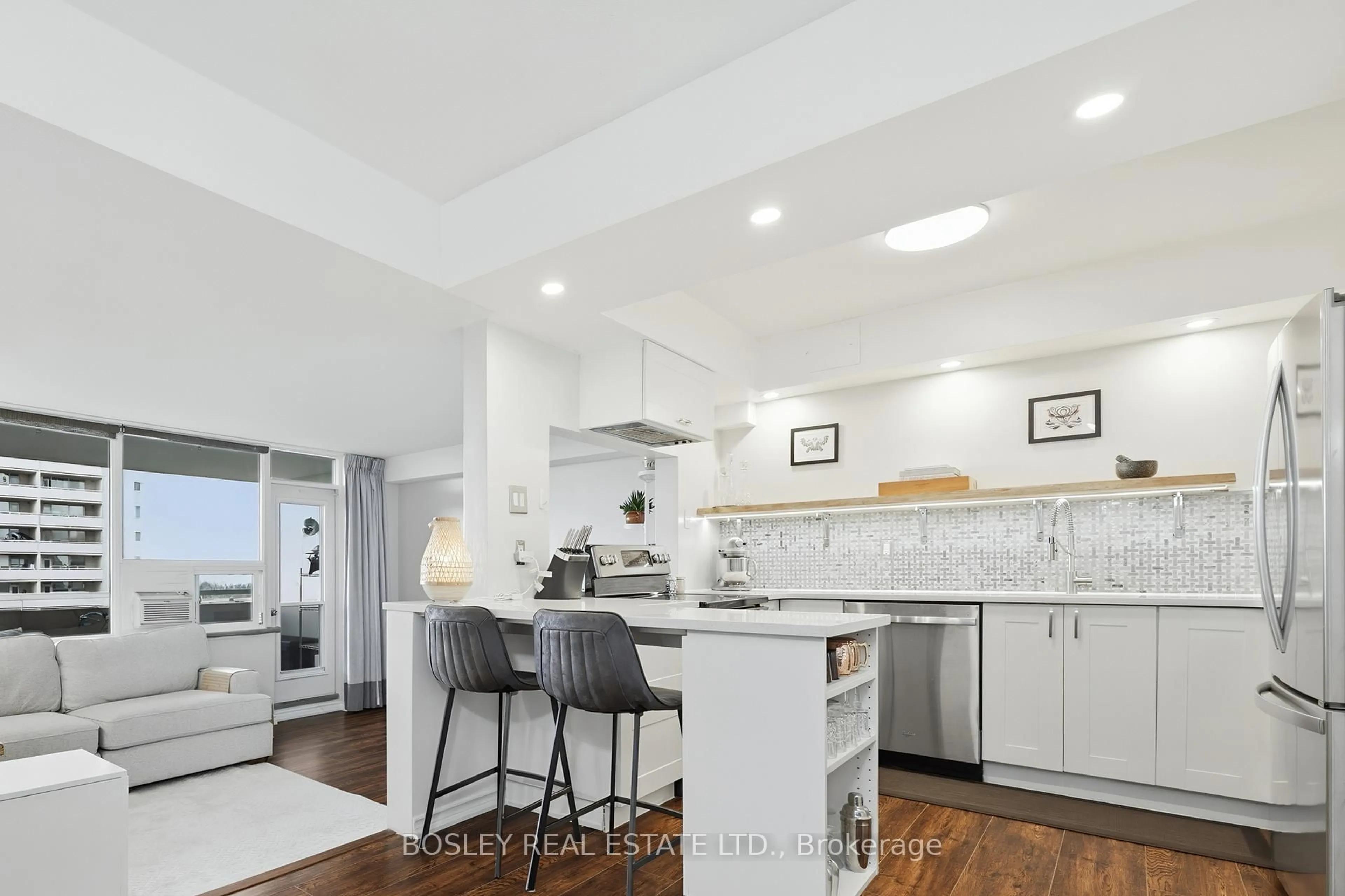 Open concept kitchen, ceramic/tile floor for 1360 York Mills Rd #1403, Toronto Ontario M3A 2A2