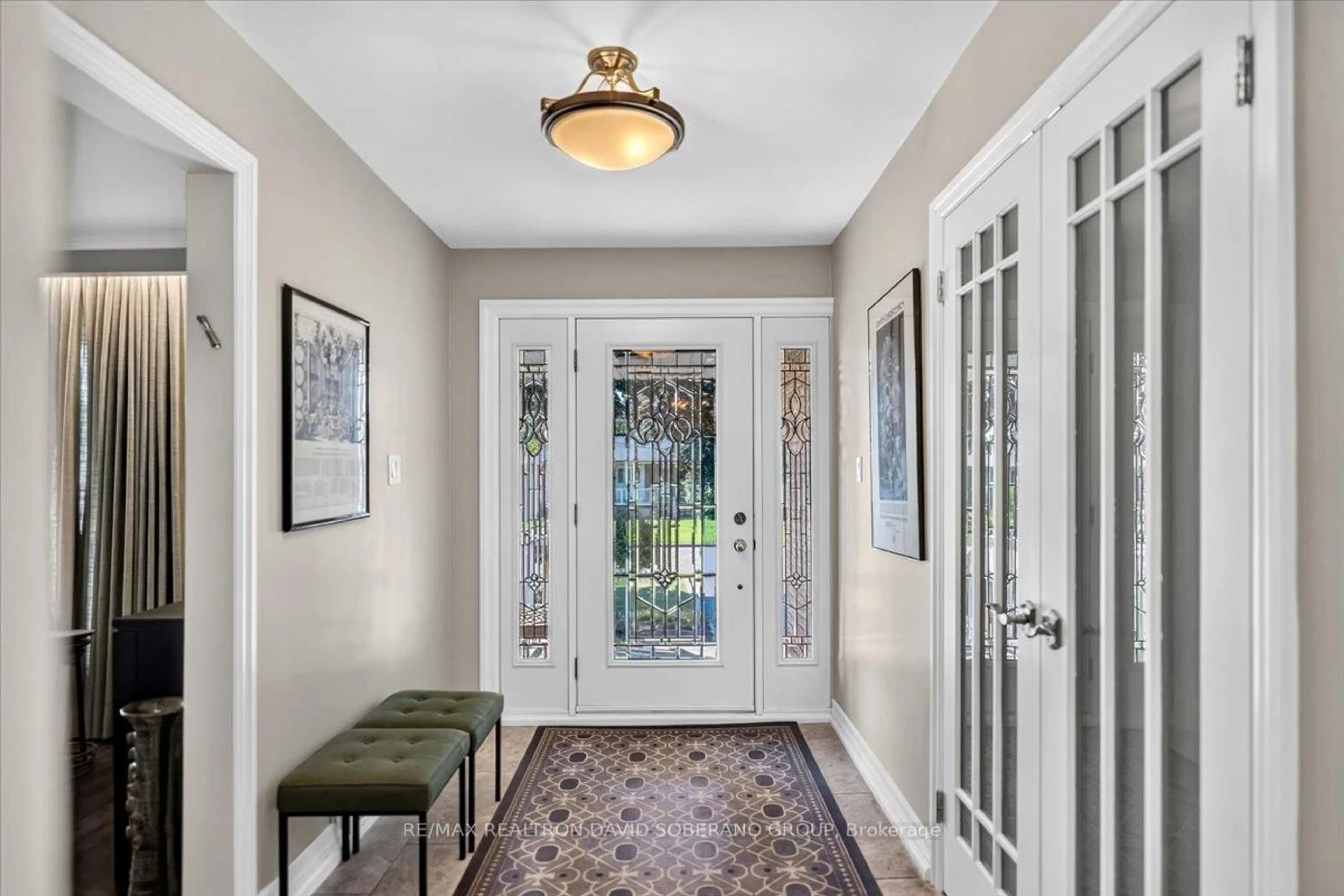 Indoor entryway for 122 Kennard Ave, Toronto Ontario M3H 4M4