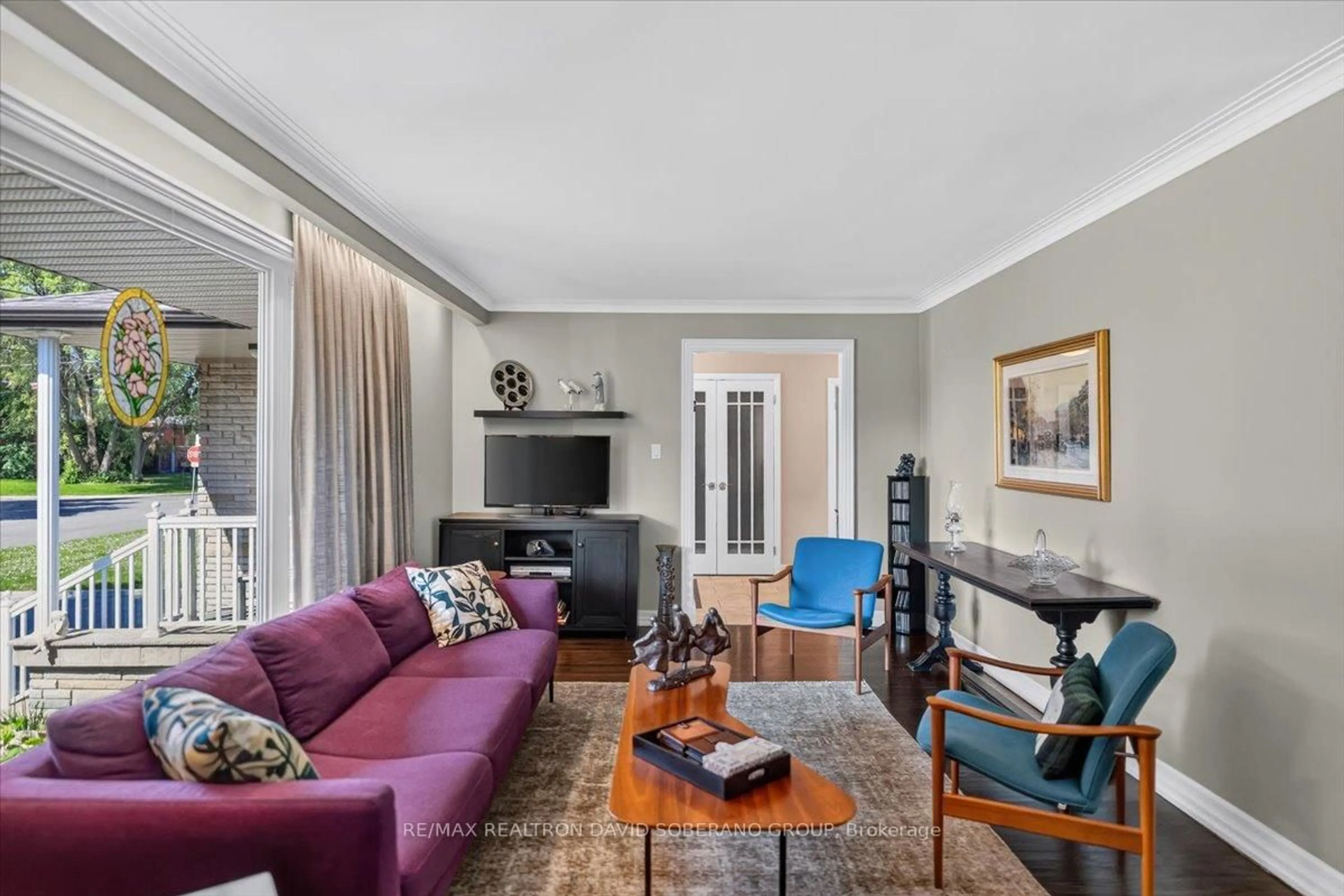 Living room with furniture, unknown for 122 Kennard Ave, Toronto Ontario M3H 4M4