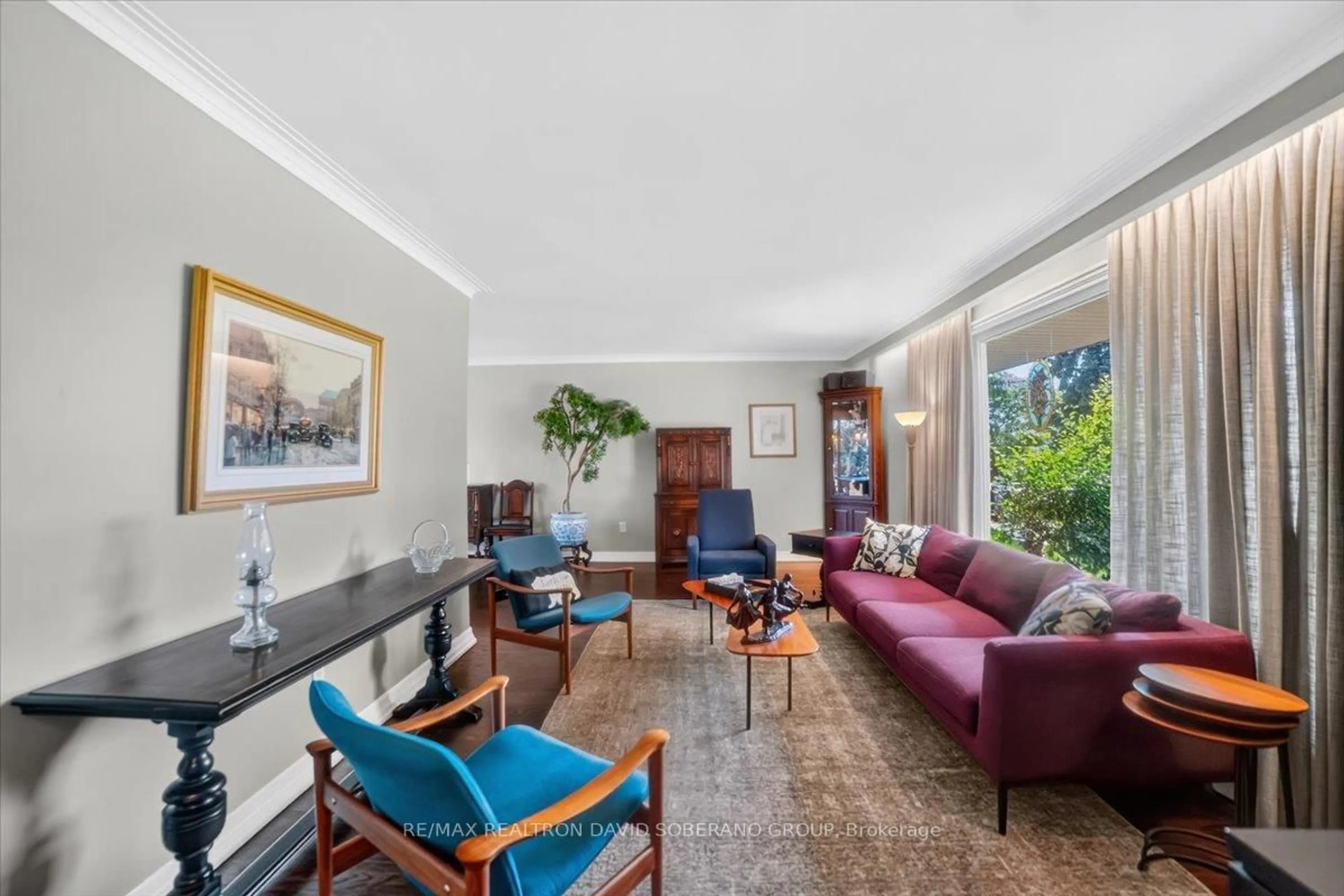 Living room with furniture, unknown for 122 Kennard Ave, Toronto Ontario M3H 4M4