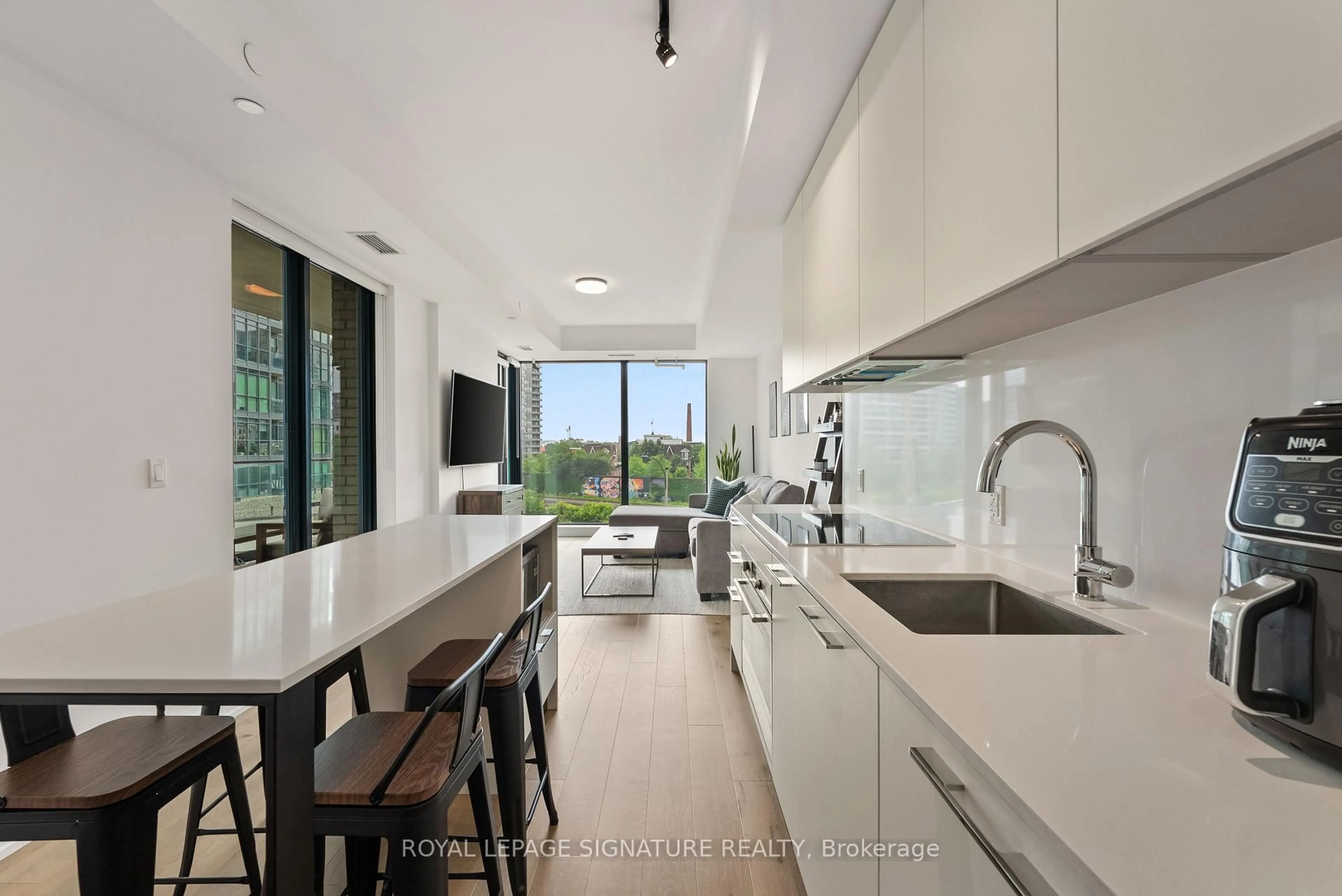 Contemporary kitchen, ceramic/tile floor for 200 Sudbury St #401, Toronto Ontario M6J 0H1