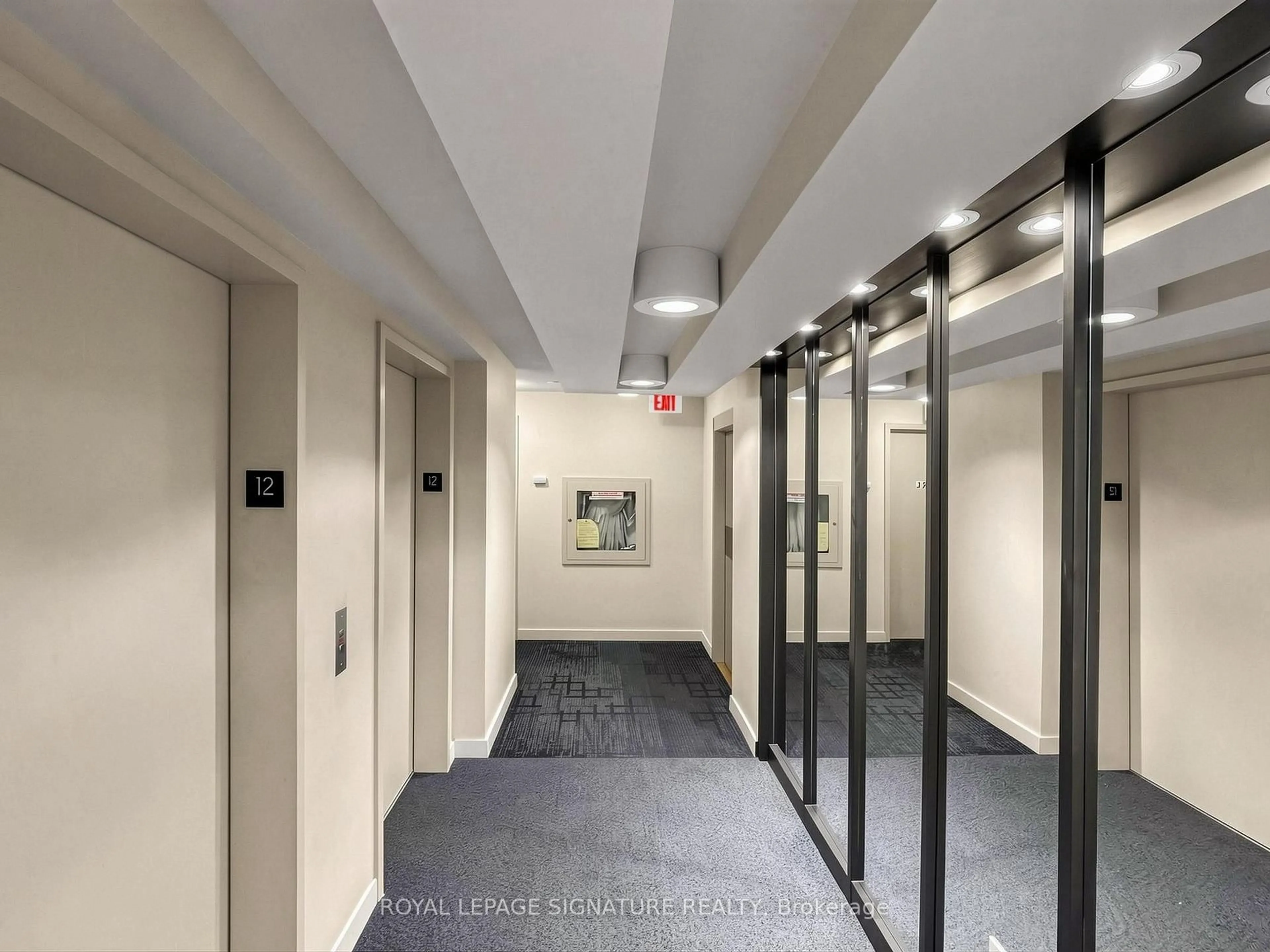 Indoor foyer for 15 Singer Crt #1211, Toronto Ontario M2K 0B1