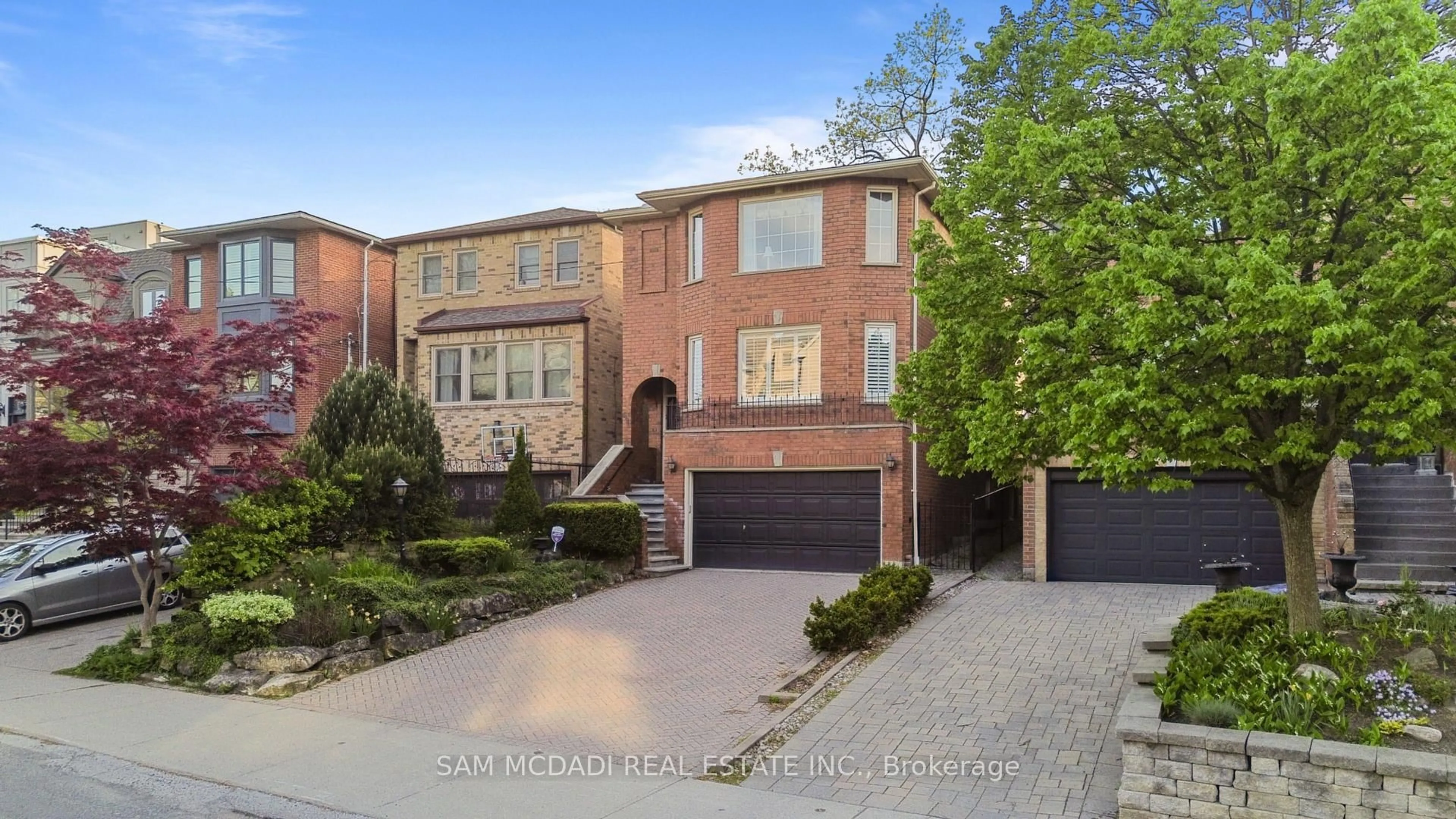 Home with brick exterior material, street for 690 Oriole Pkwy, Toronto Ontario M4R 2C5