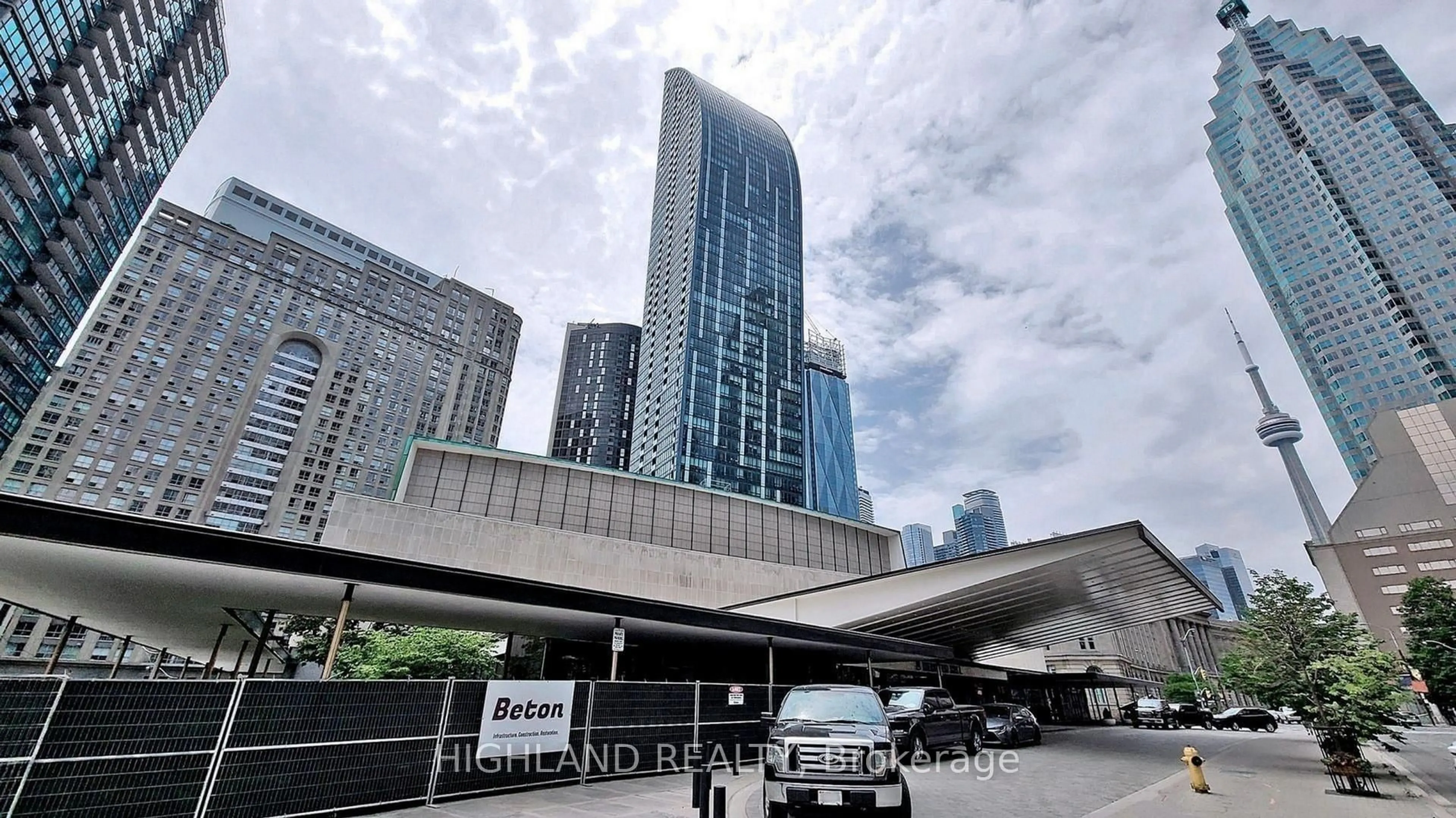 Indoor foyer for 8 The Esplanade #2506, Toronto Ontario M5E 0A6