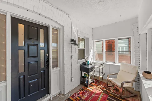 2 Amherst Ave, Toronto 5