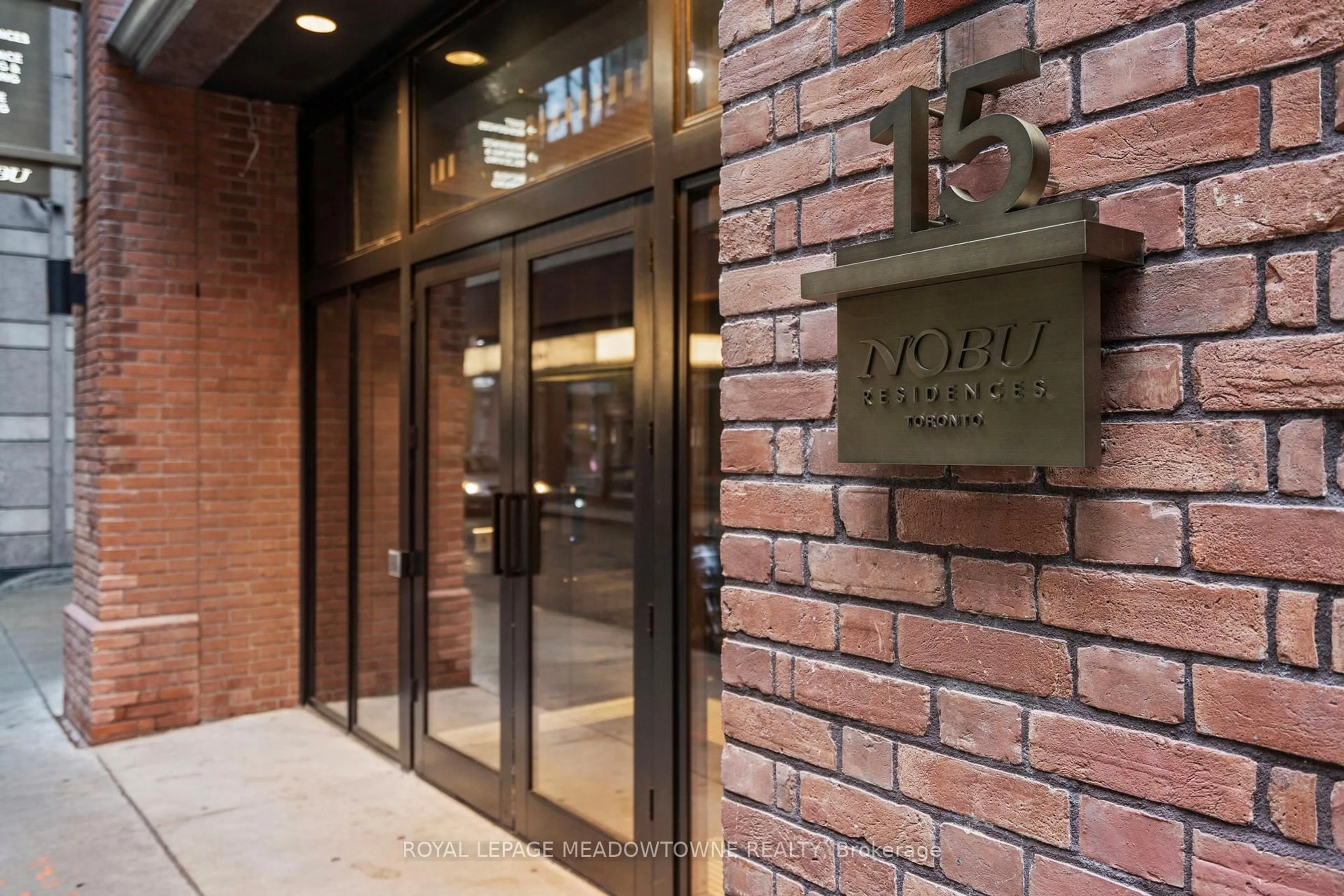 Indoor foyer for 15 Mercer St #813, Toronto Ontario M5V 1H2