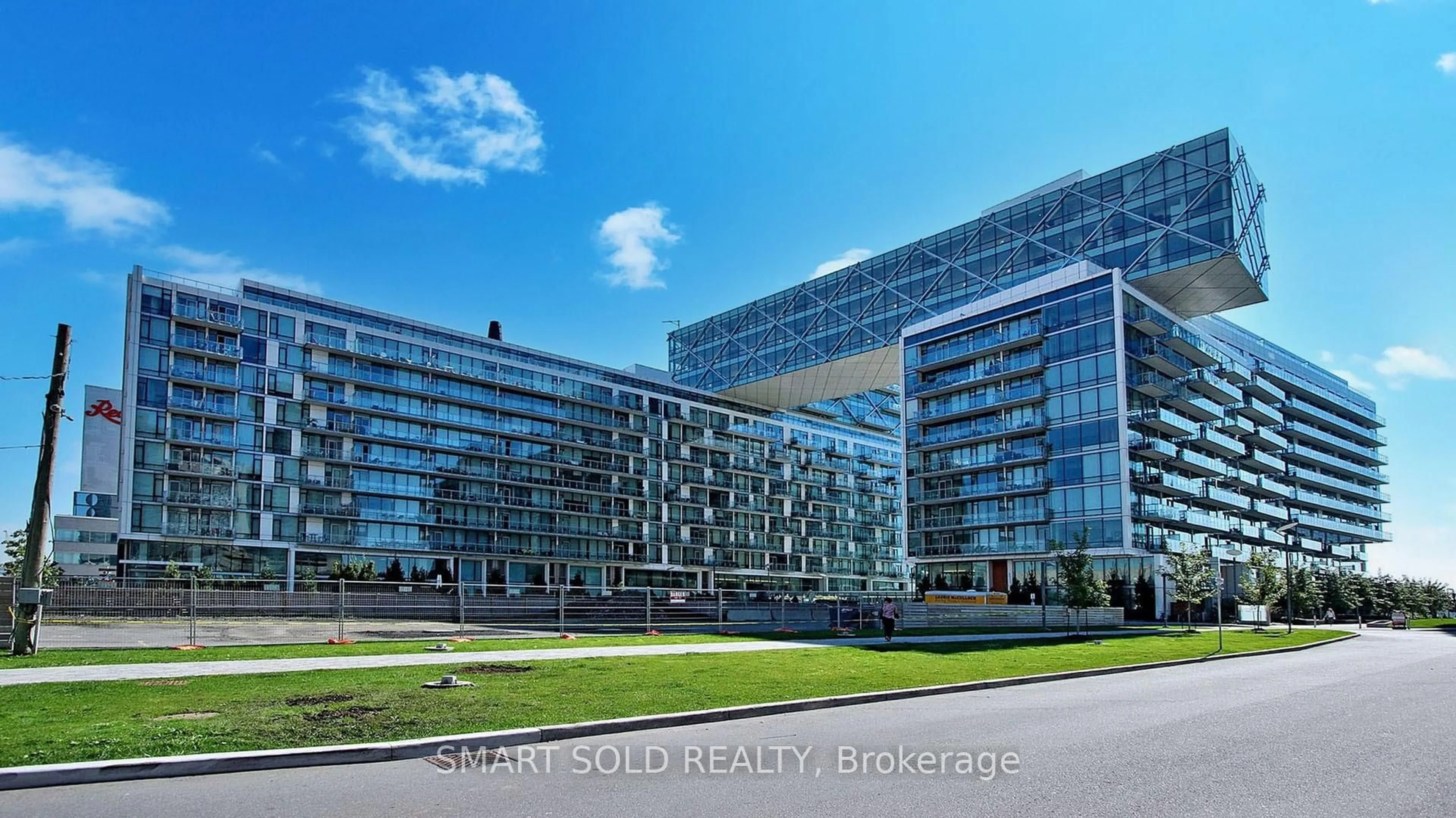 Unknown for 39 Queens Quay #436, Toronto Ontario M5E 0A5