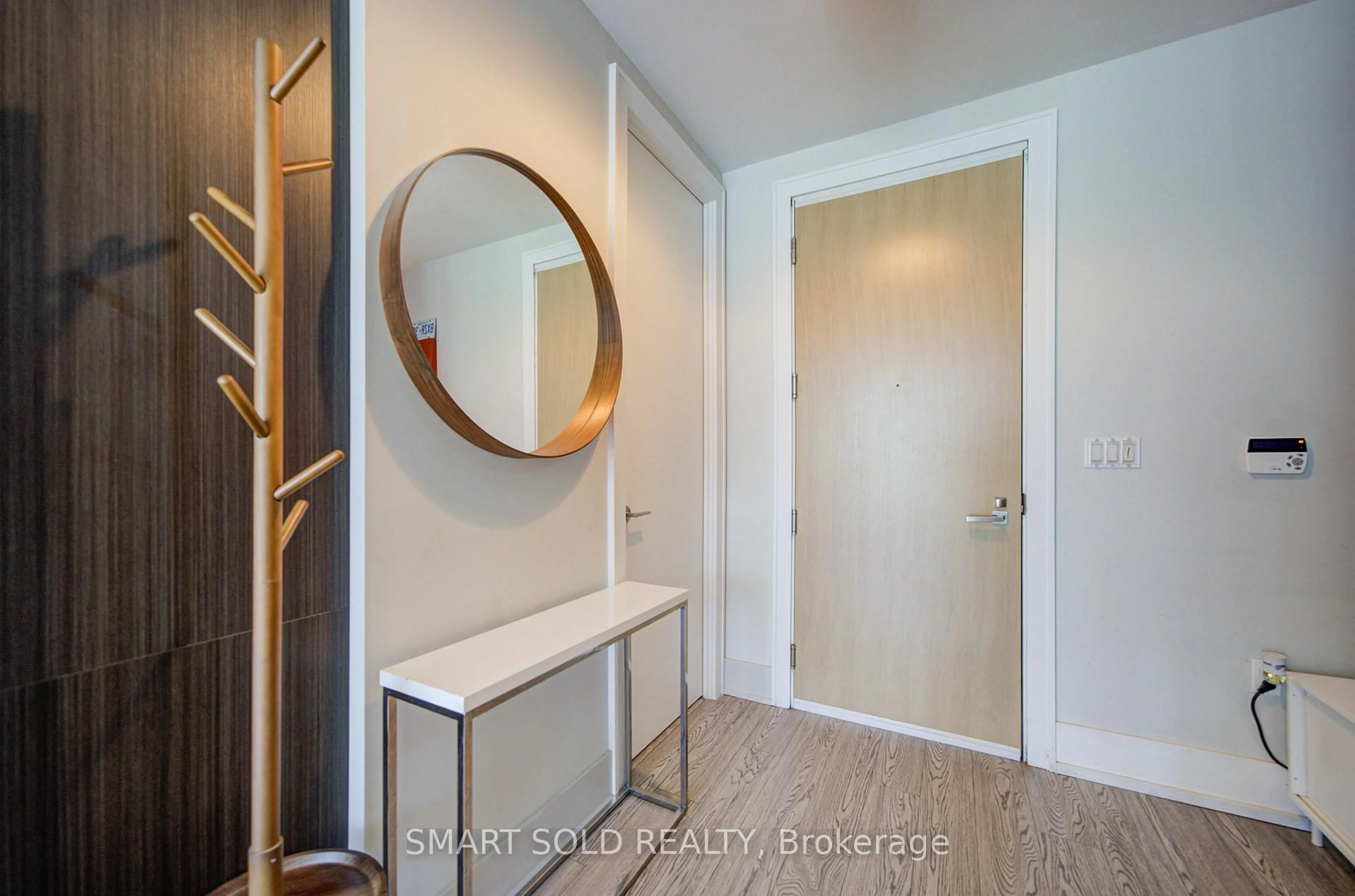 Indoor entryway for 39 Queens Quay #436, Toronto Ontario M5E 0A5