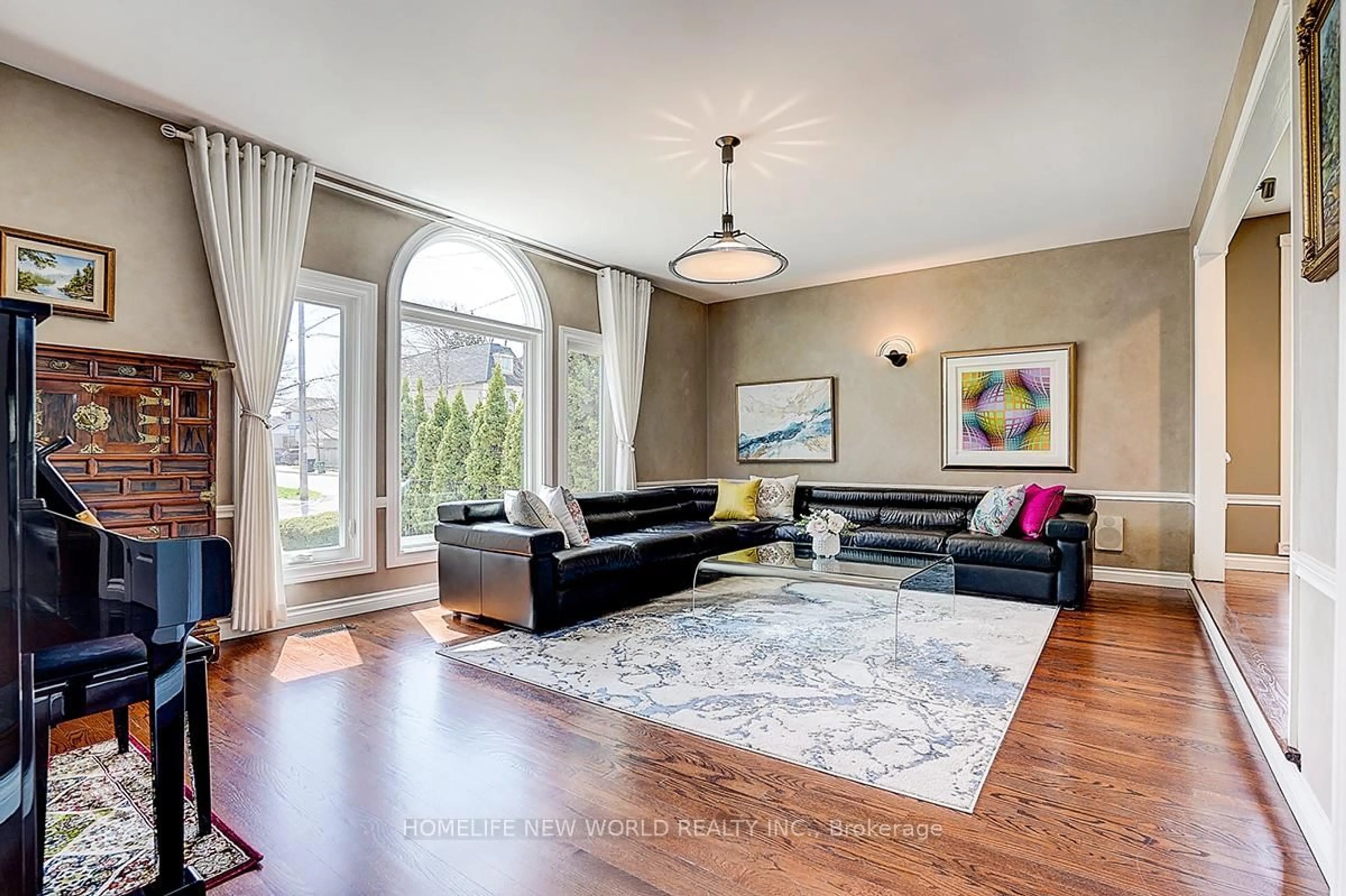 Living room with furniture, unknown for 594 Woburn Ave, Toronto Ontario M5M 1L9