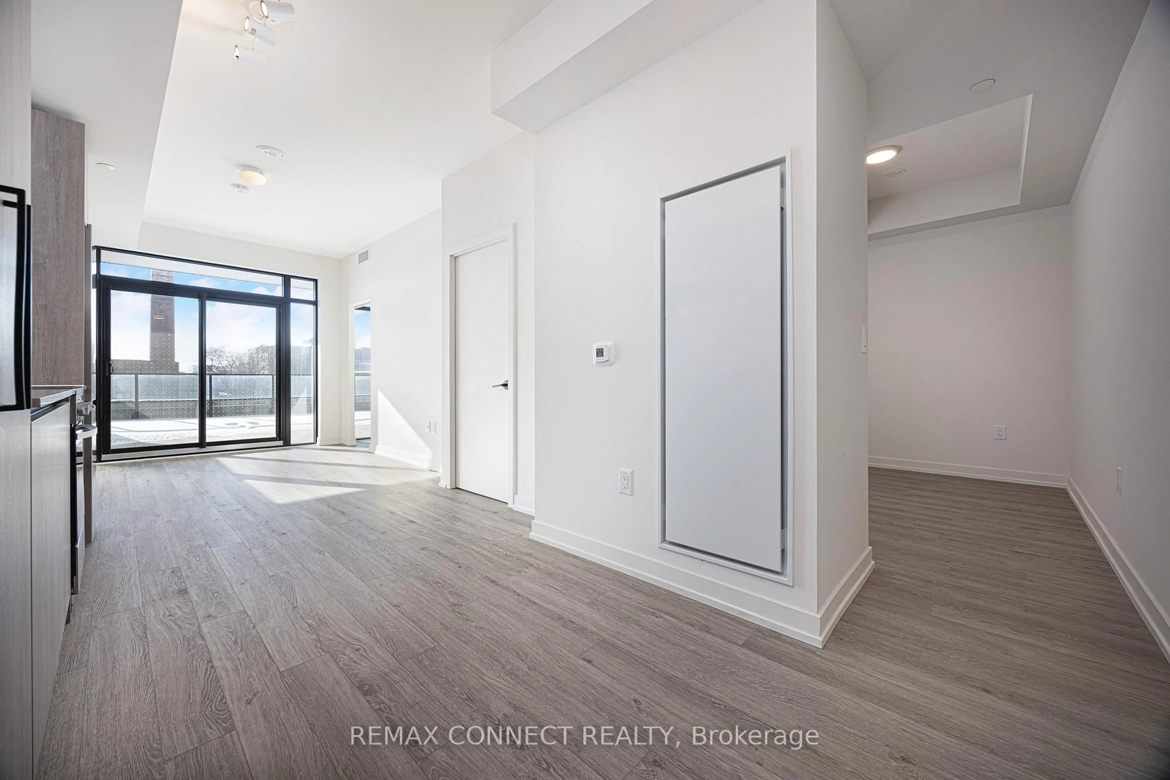 Indoor entryway for 181 Sterling Rd #303, Toronto Ontario M6R 2B2