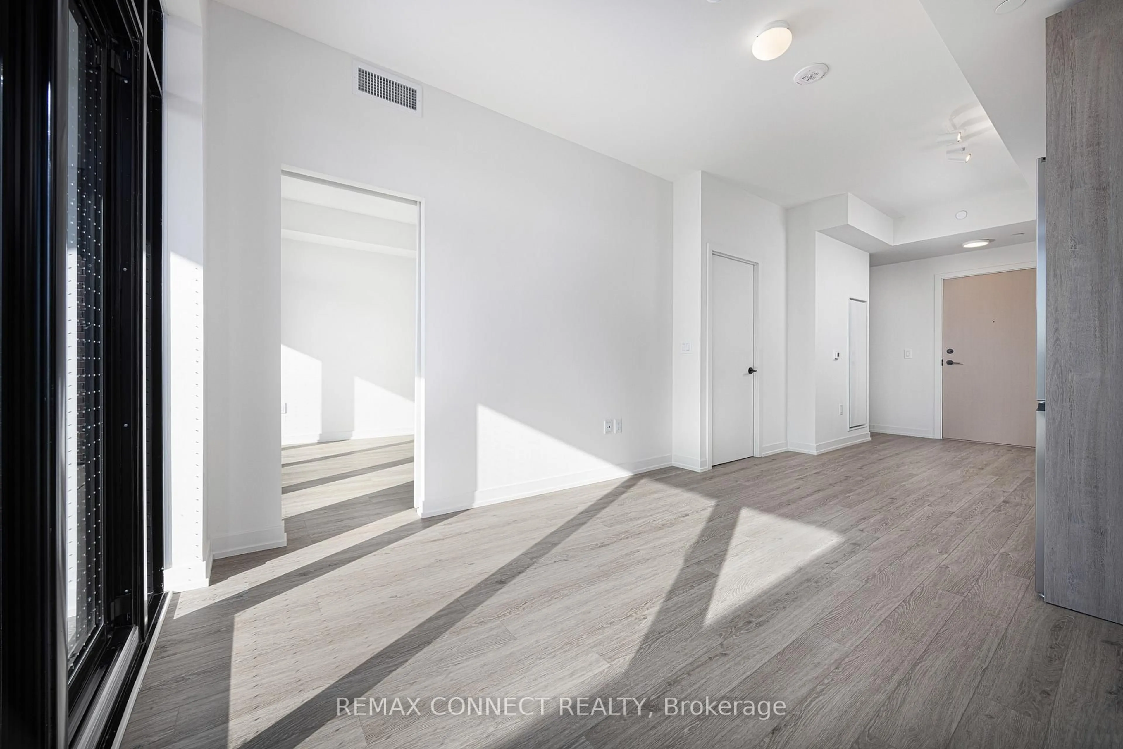 Indoor entryway for 181 Sterling Rd #303, Toronto Ontario M6R 2B2