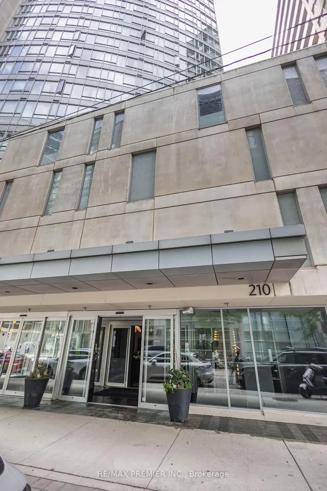 210 Victoria St #4407, Toronto 3