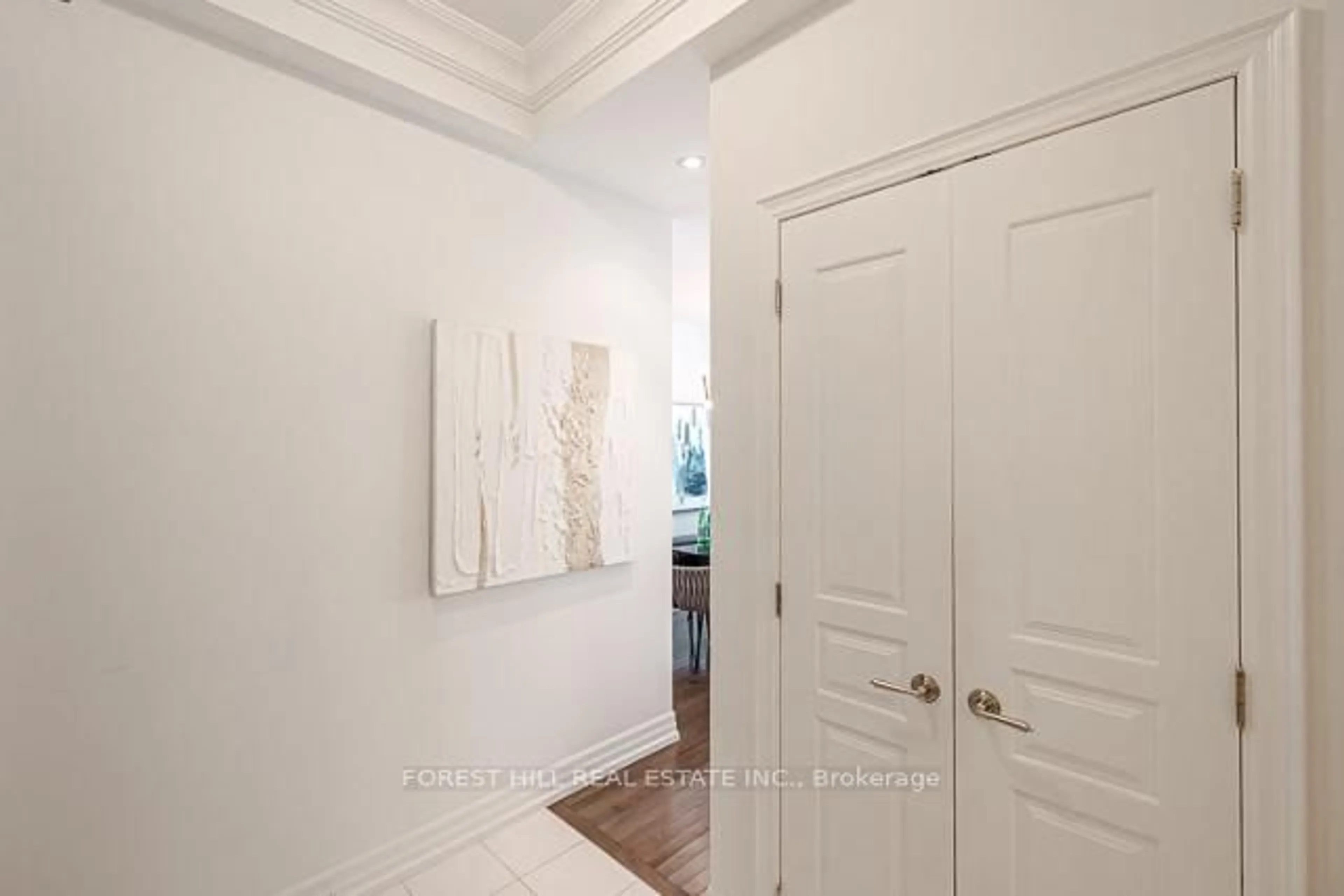 Indoor entryway for 20 Burkebrook Pl #502, Toronto Ontario M4G 0A1