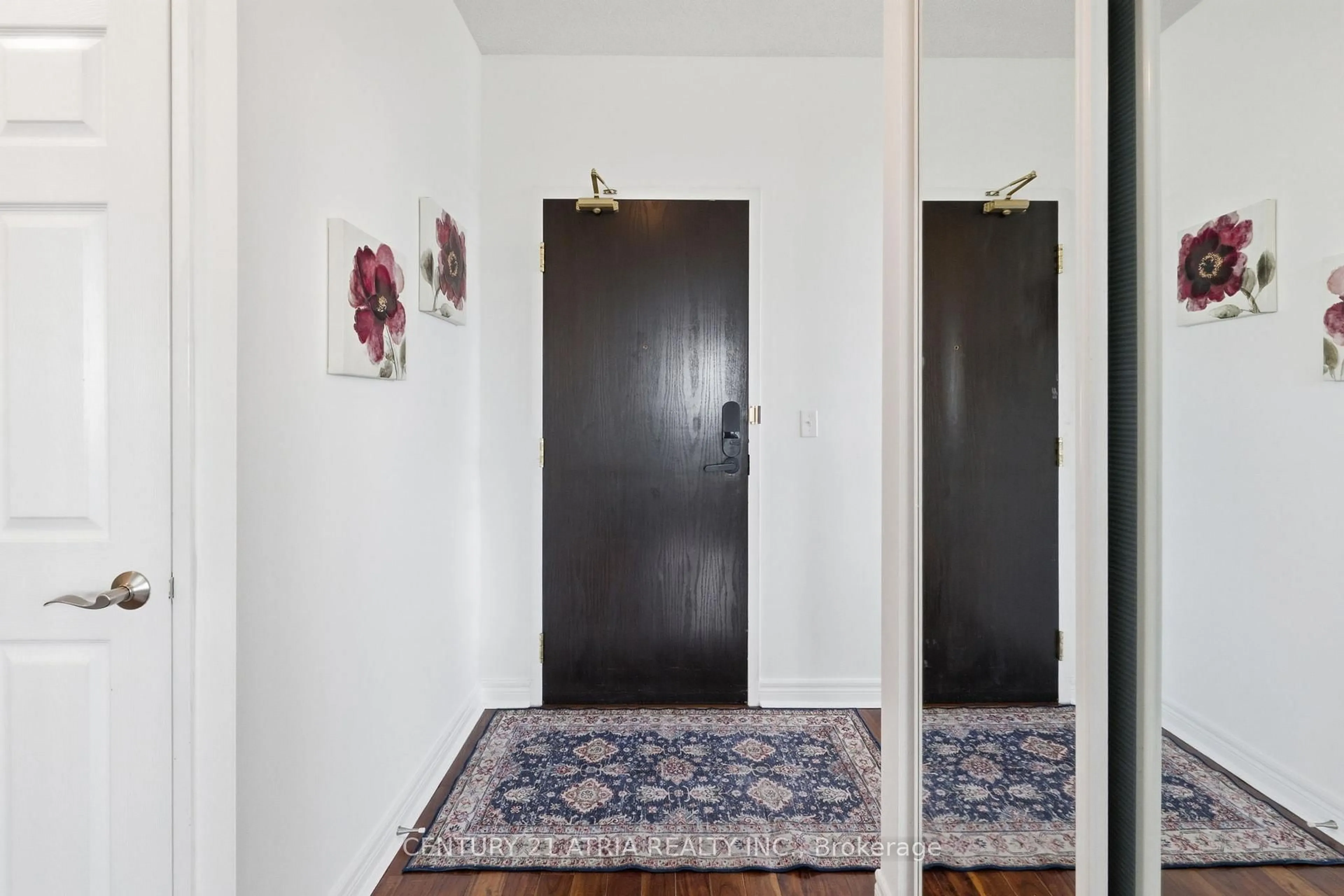 Indoor entryway for 23 Hollywood Ave #PH202, Toronto Ontario M2N 7L8