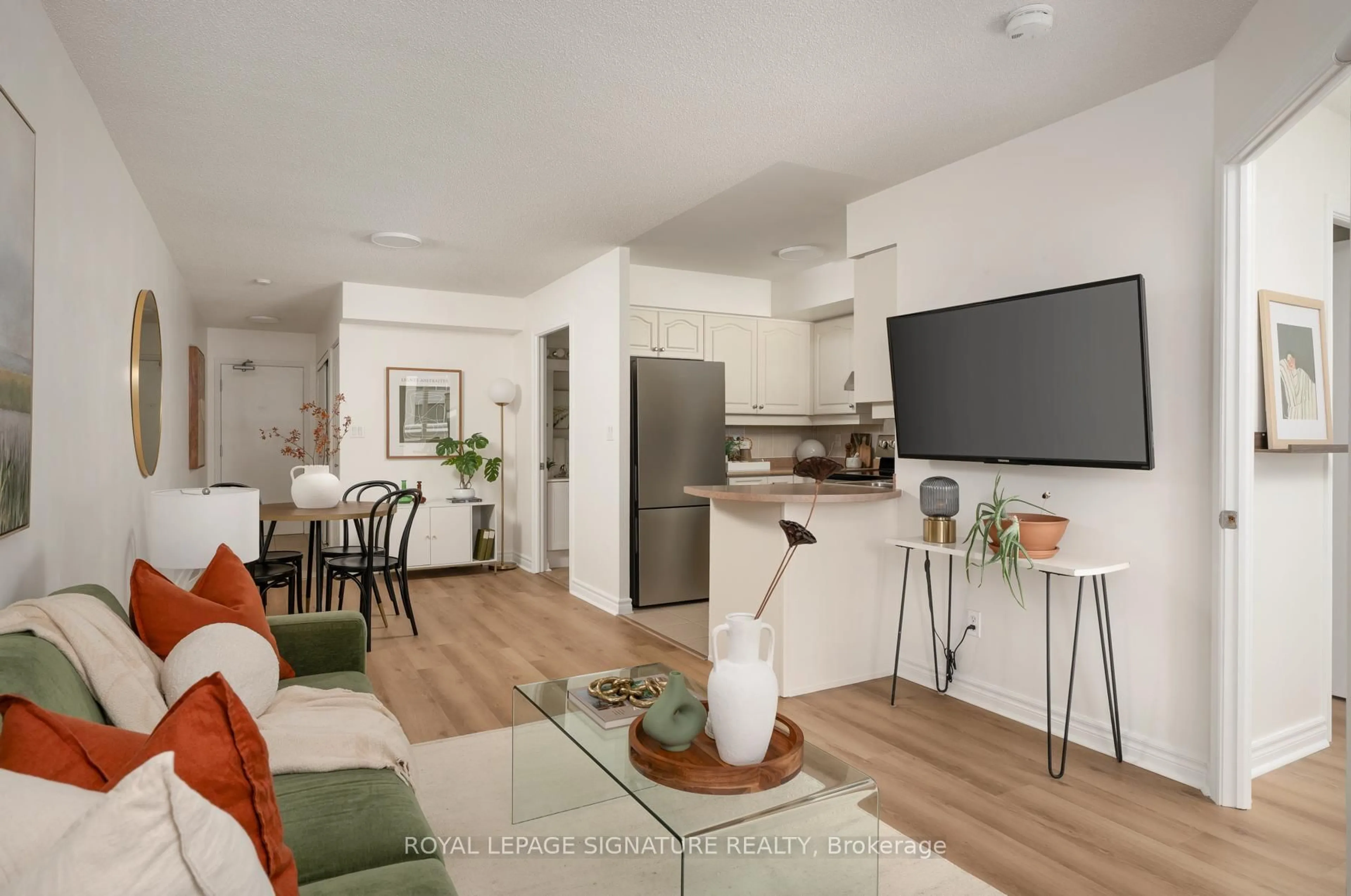 Open concept kitchen, unknown for 2 Rean Dr #306, Toronto Ontario M2K 3B8