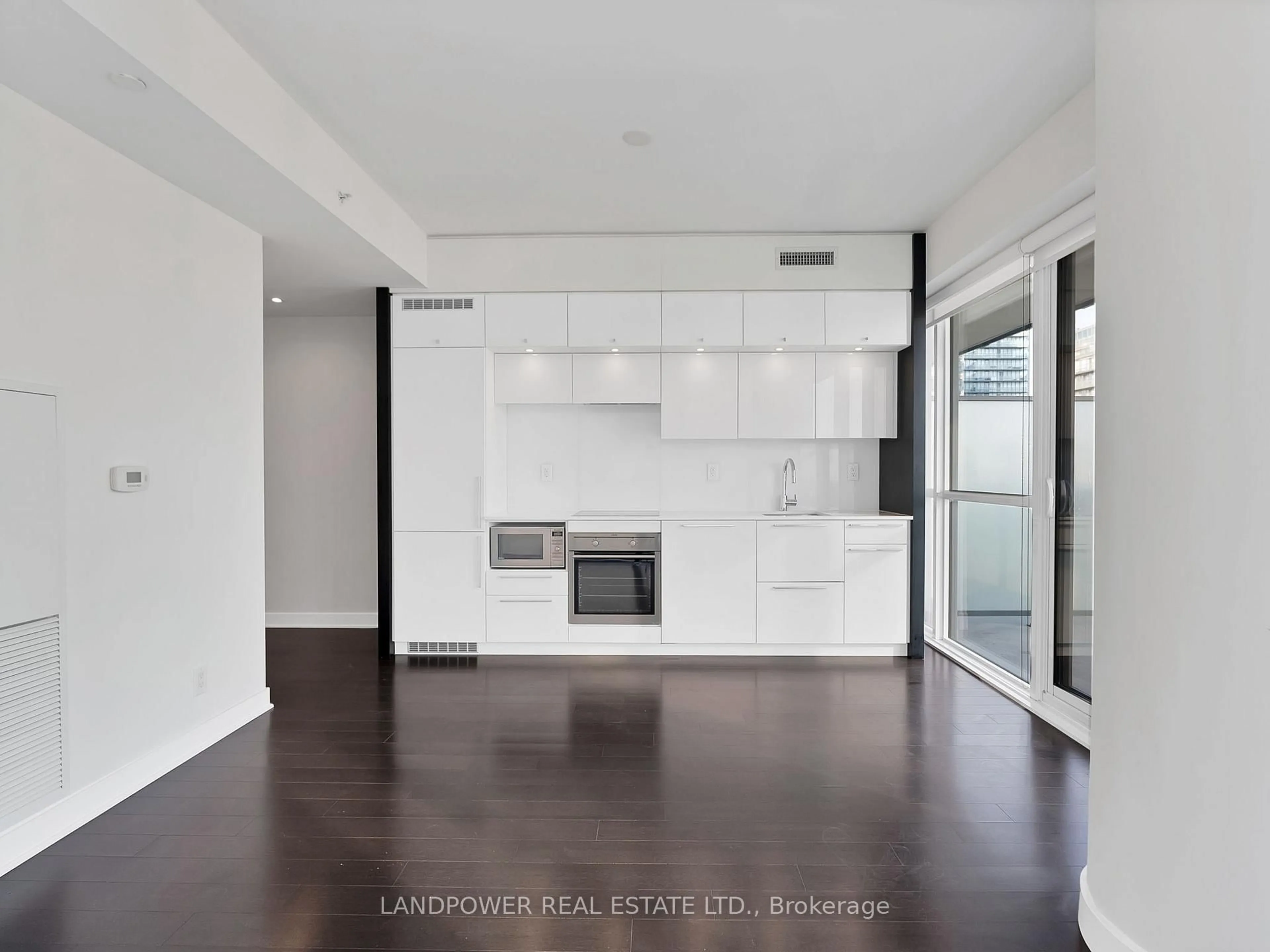Open concept kitchen, unknown for 15 Grenville St #2609, Toronto Ontario M4Y 0B9