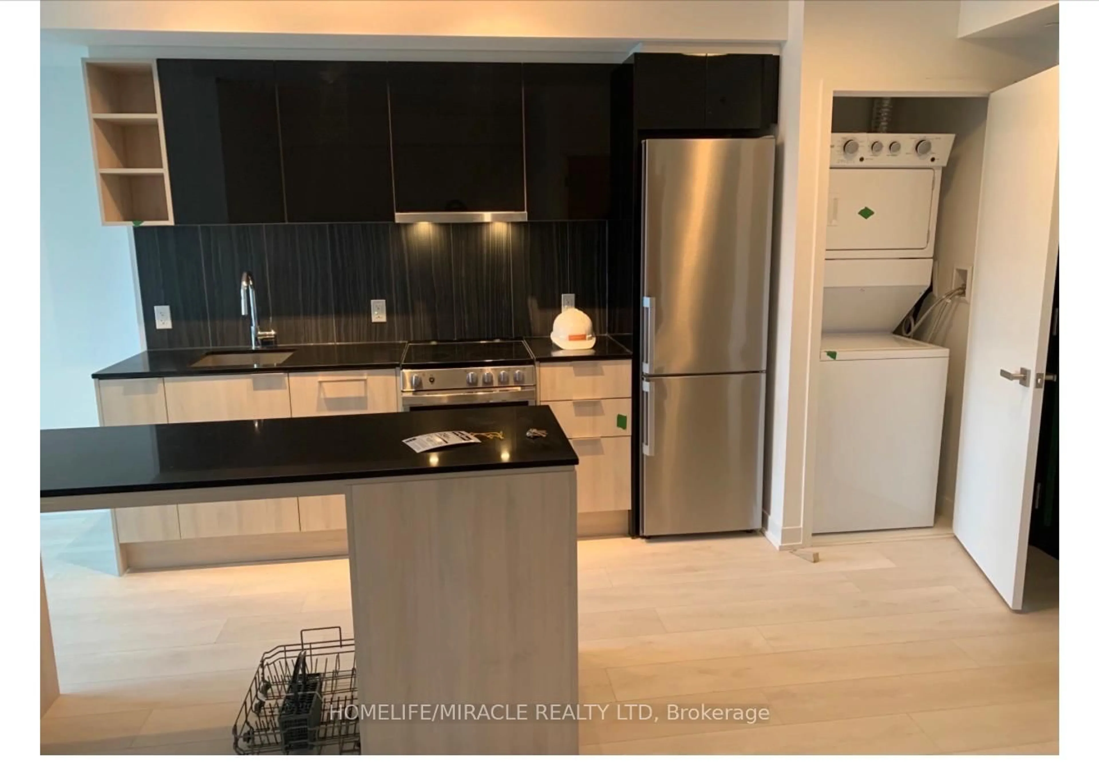 Unknown for 31 Tippett Rd #335, Toronto Ontario M3H 0C8