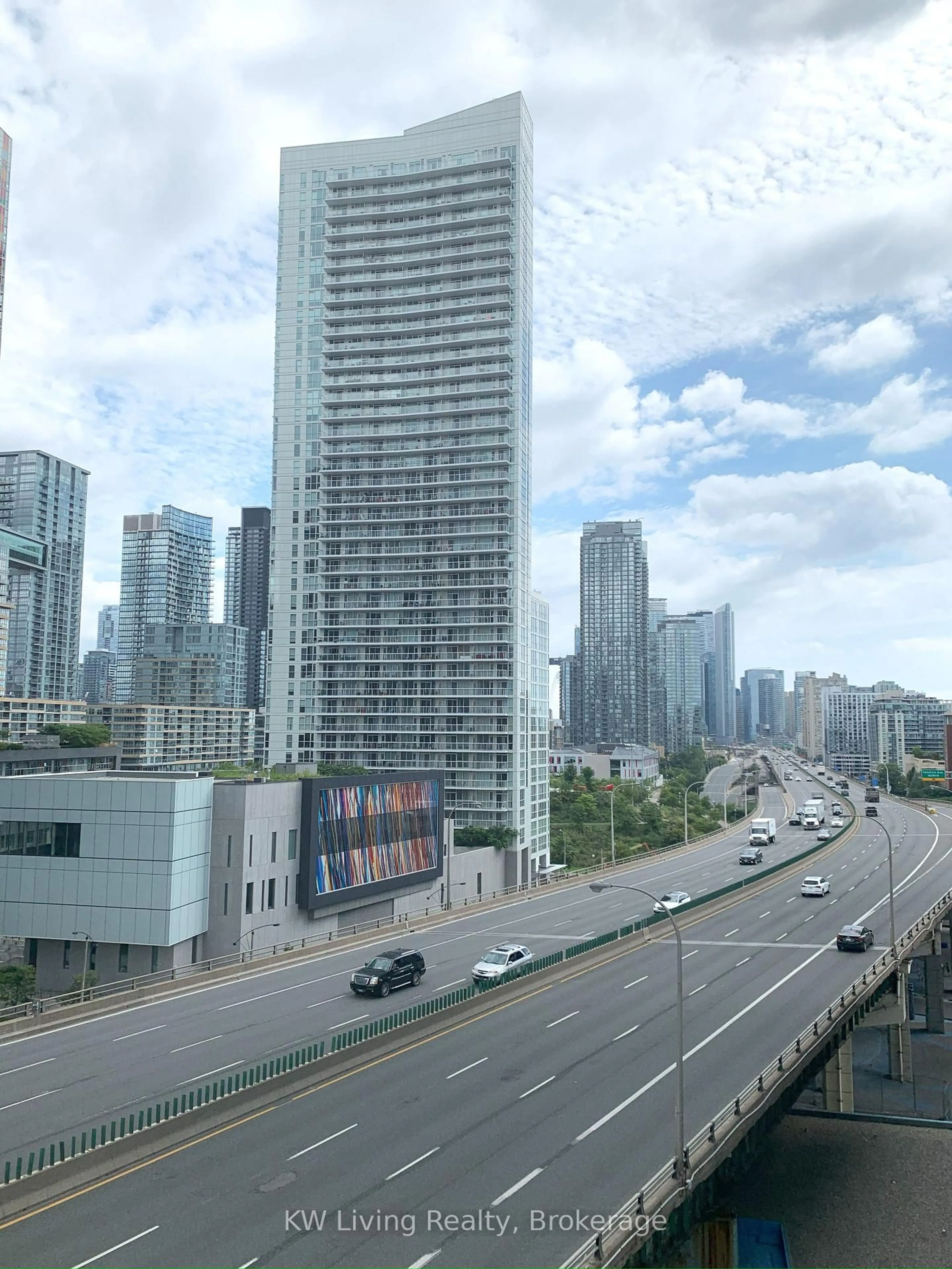 Unknown for 19 Bathurst St #1006, Toronto Ontario M5V 0N2