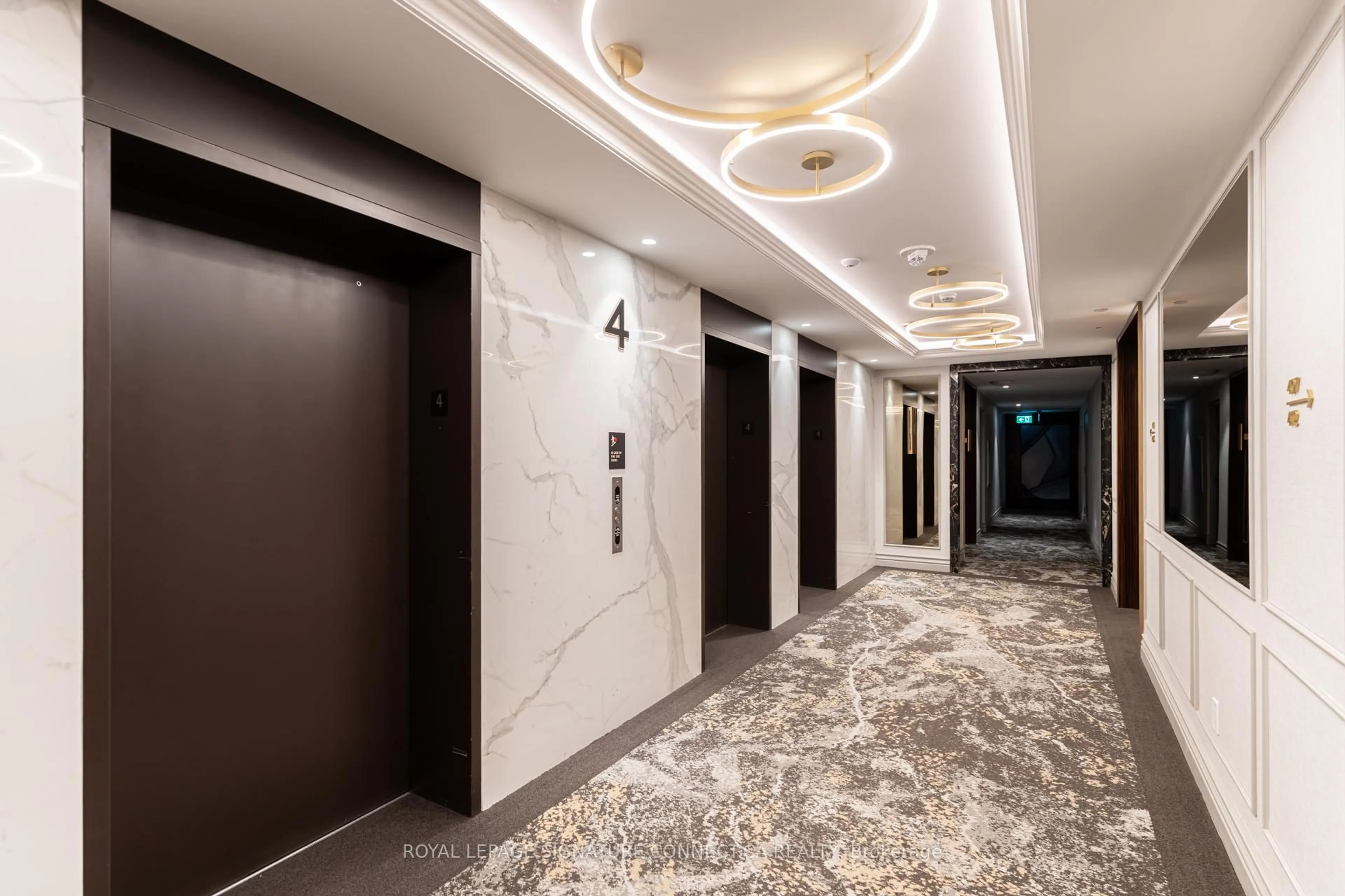 Indoor foyer for 455 Wellington St #410, Toronto Ontario M5J 2R2