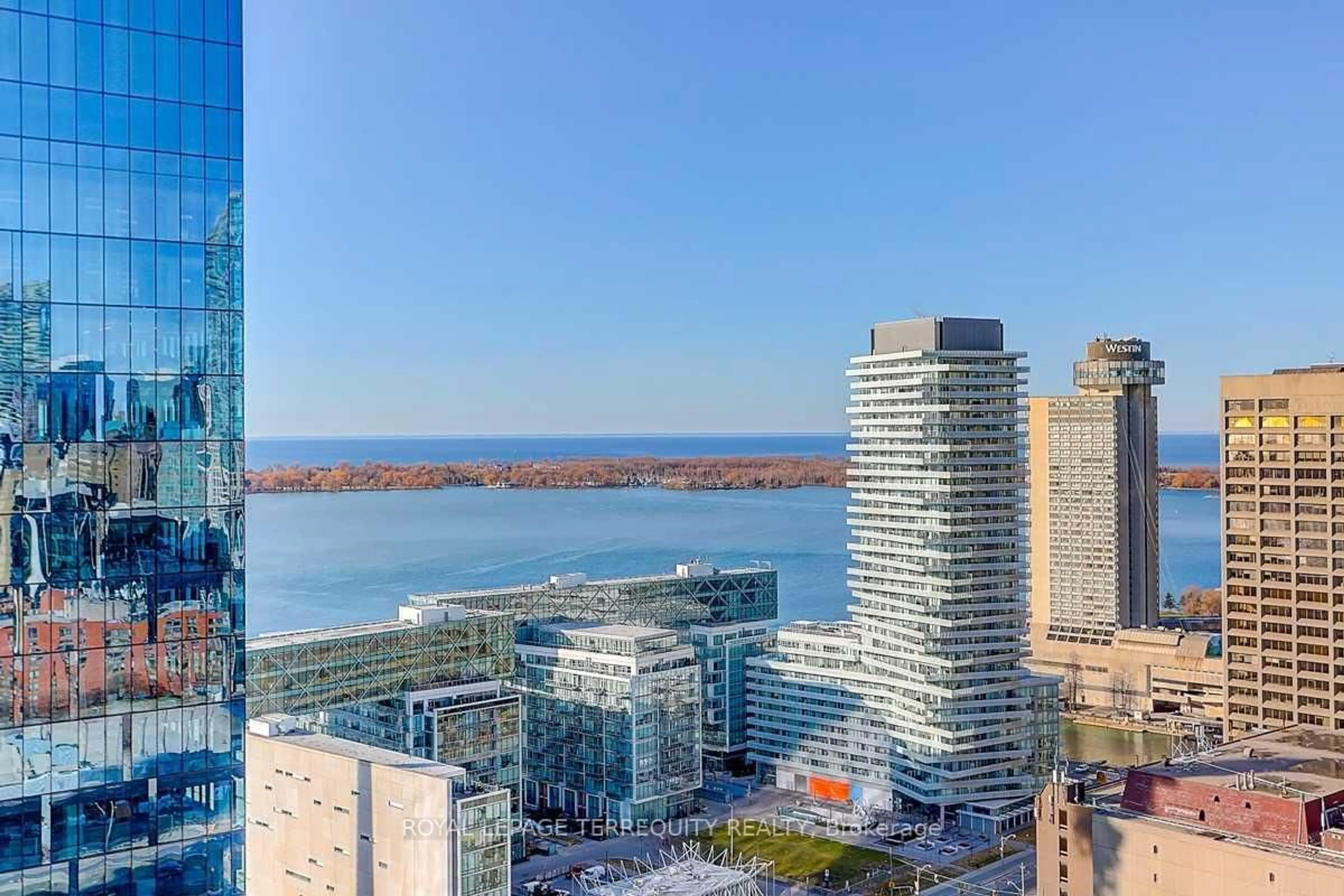 A pic from outside/outdoor area/front of a property/back of a property/a pic from drone, city buildings view from balcony for 138 Downes St #3215, Toronto Ontario M2E 0E4