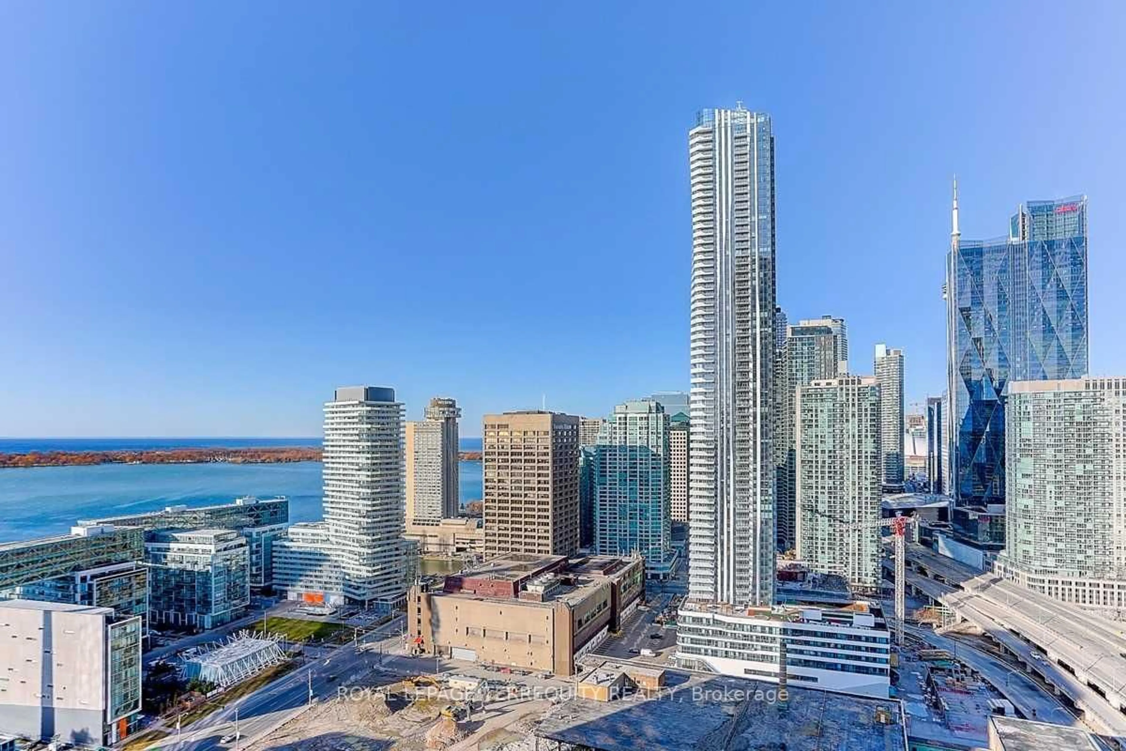 A pic from outside/outdoor area/front of a property/back of a property/a pic from drone, city buildings view from balcony for 138 Downes St #3215, Toronto Ontario M2E 0E4