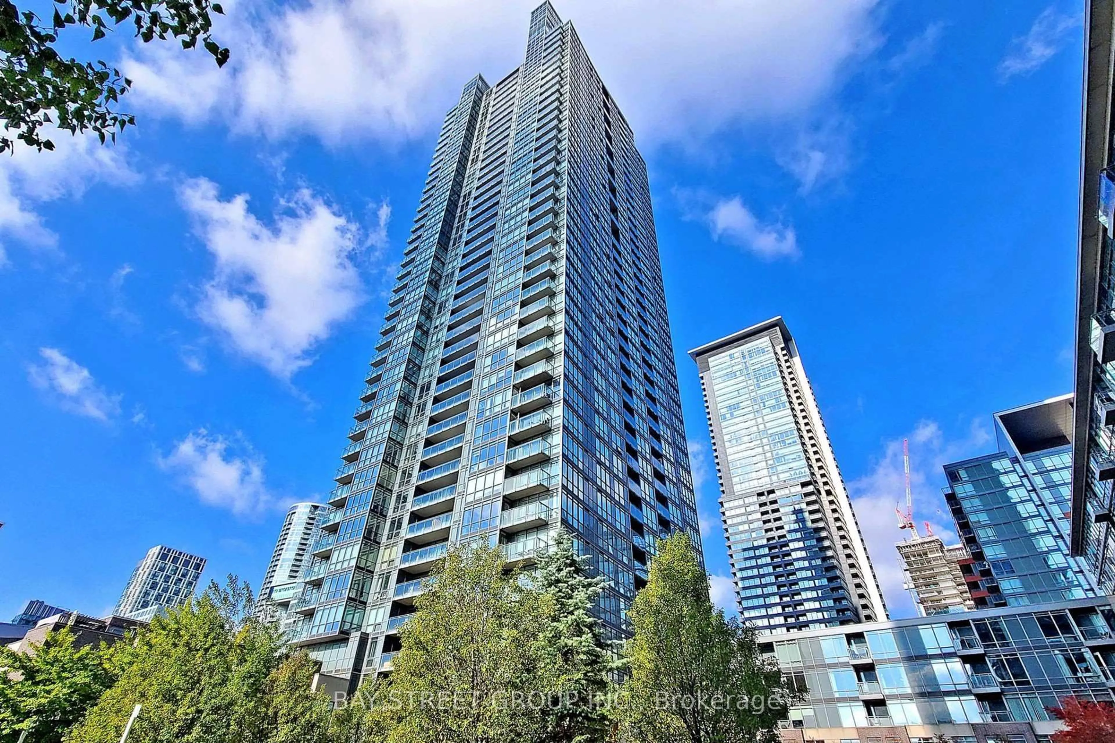 Unknown for 15 Fort York Blvd #4612, Toronto Ontario M5V 3Y4