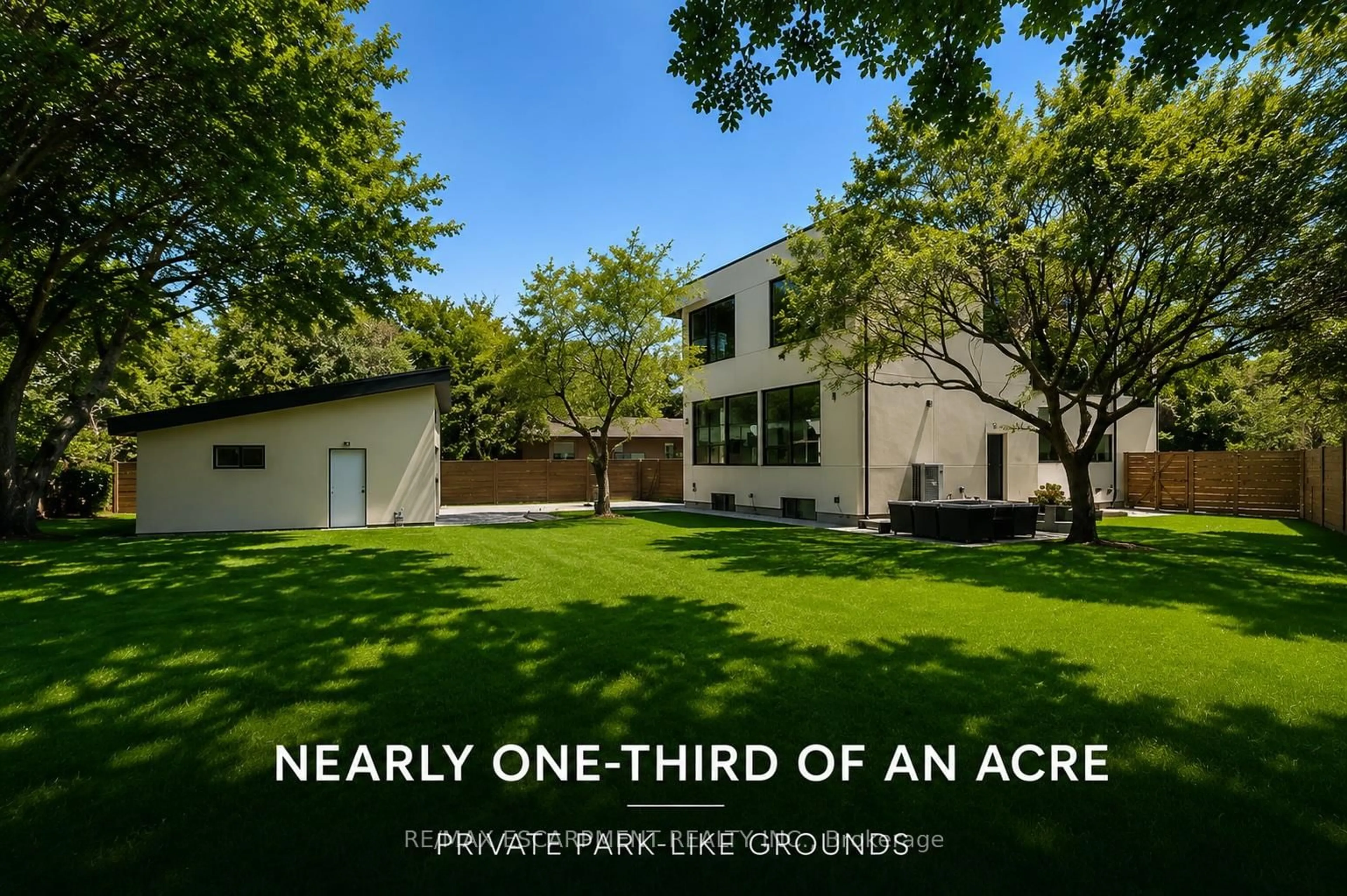 A pic from outside/outdoor area/front of a property/back of a property/a pic from drone, street for 28 Dunsmore Gdns, Toronto Ontario M3H 3M2