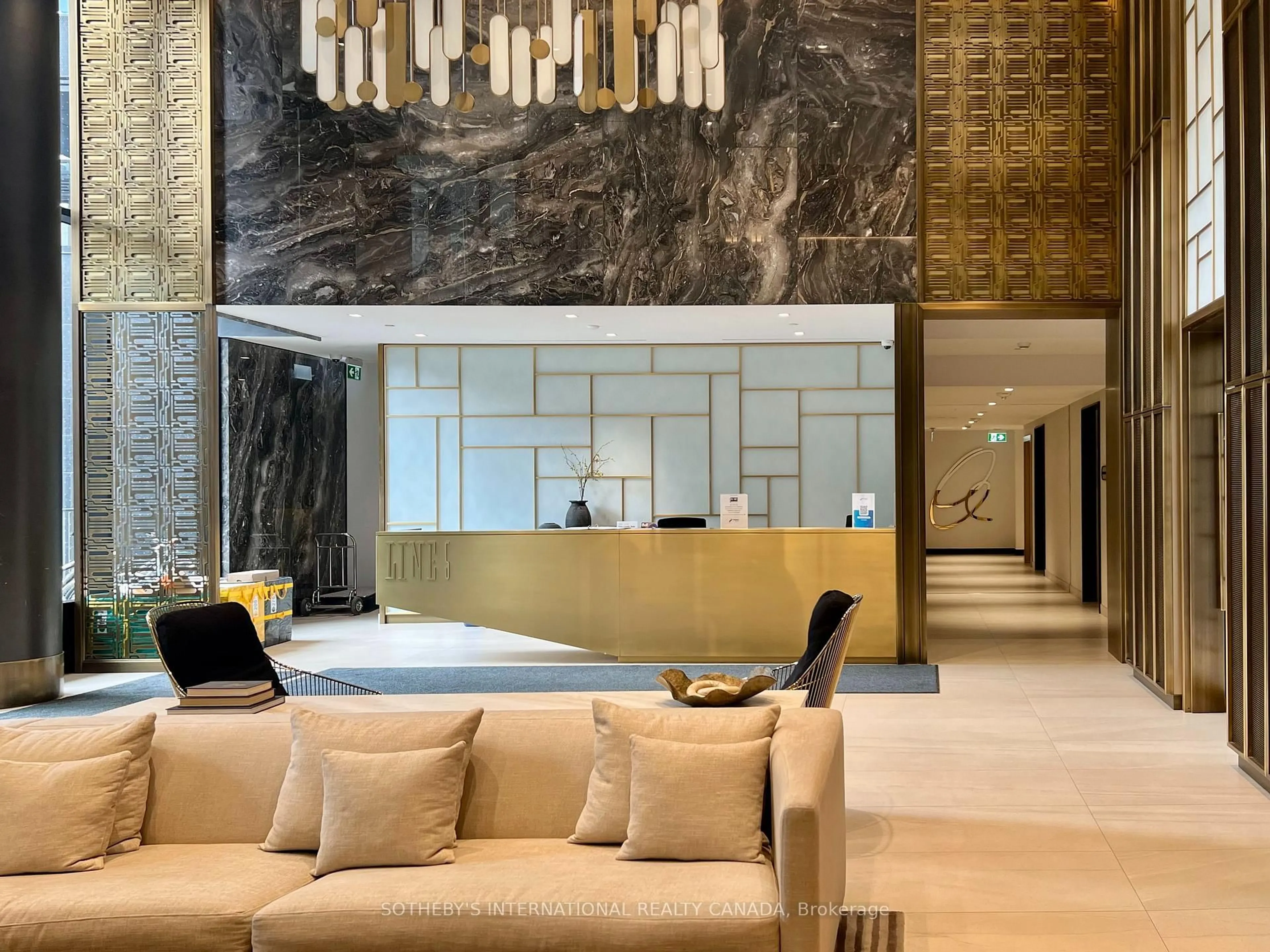 Lobby for 117 Broadway Ave, Toronto Ontario M4P 1V3
