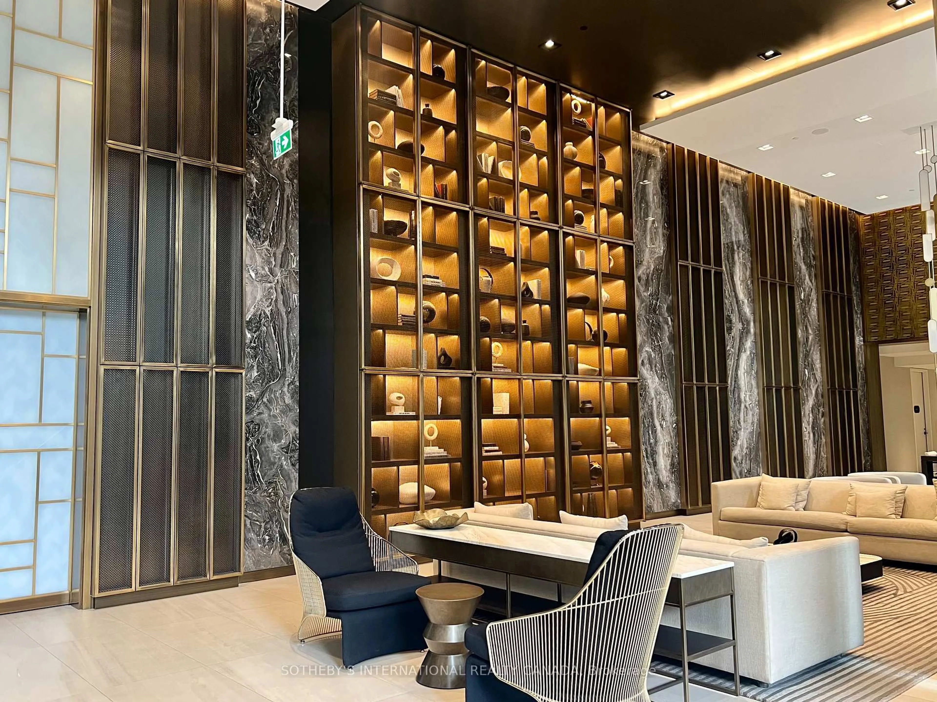 Lobby for 117 Broadway Ave, Toronto Ontario M4P 1V3