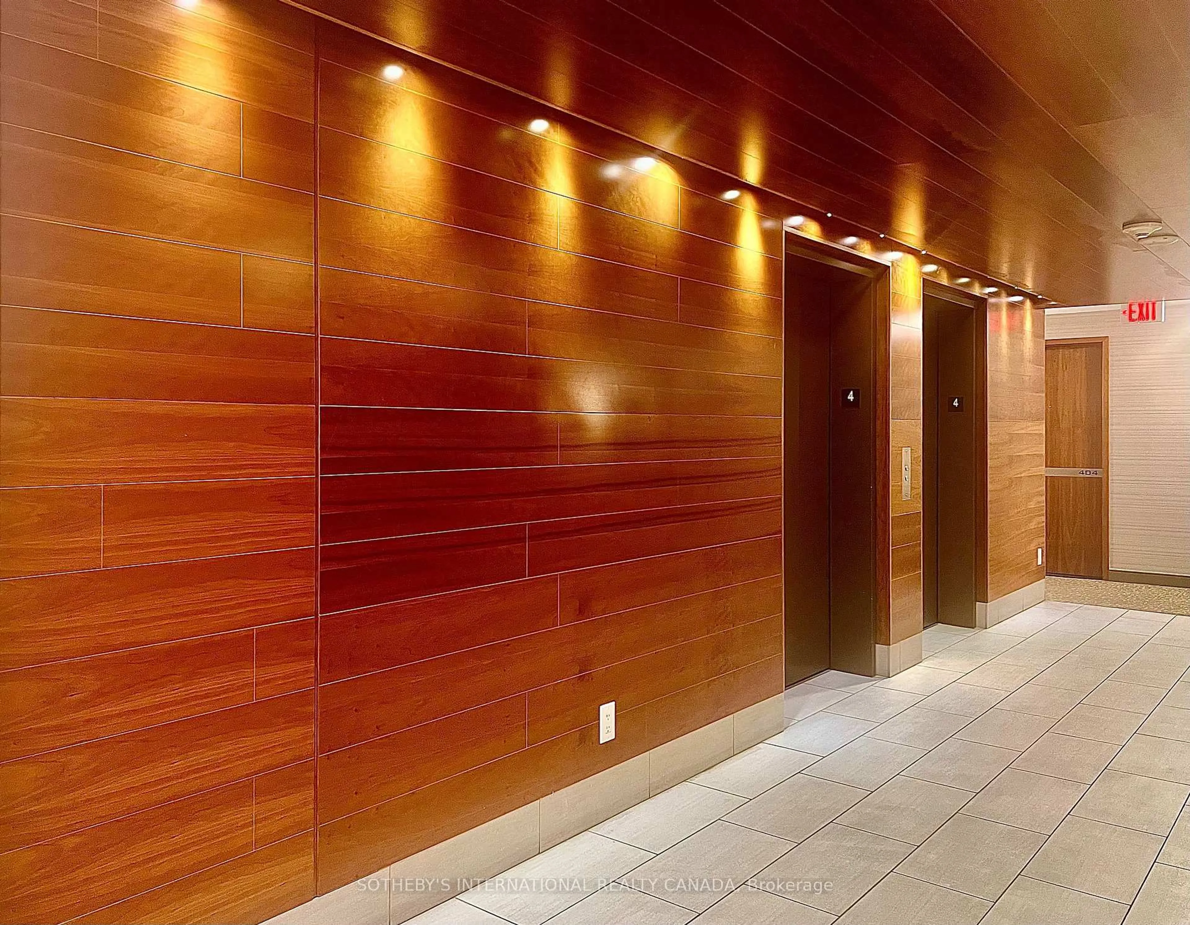 Indoor foyer for 205 Frederick St #408, Toronto Ontario M5A 4V3