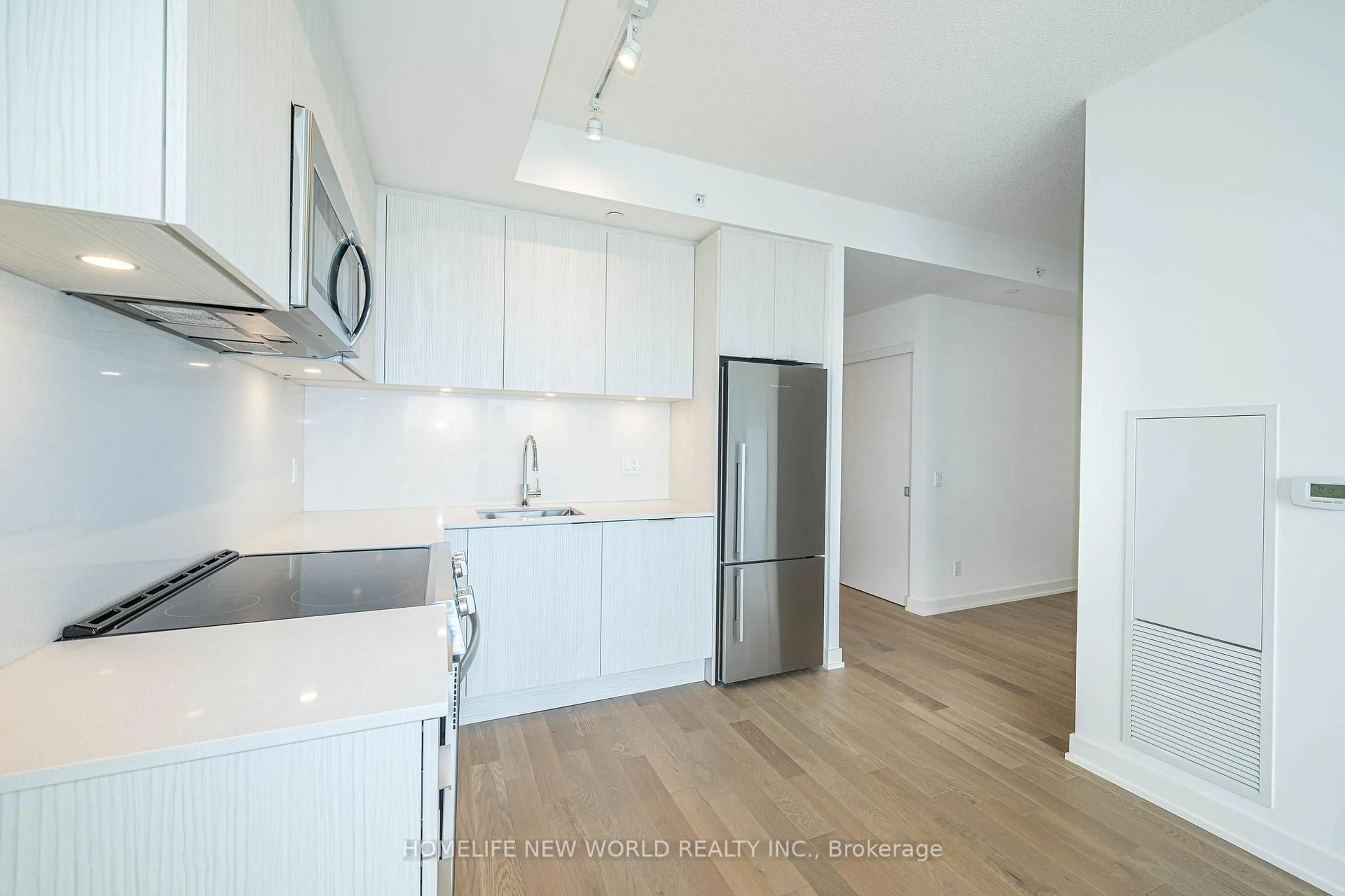 Standard kitchen, unknown for 25 Richmond St #3215, Toronto Ontario M5C 0A6