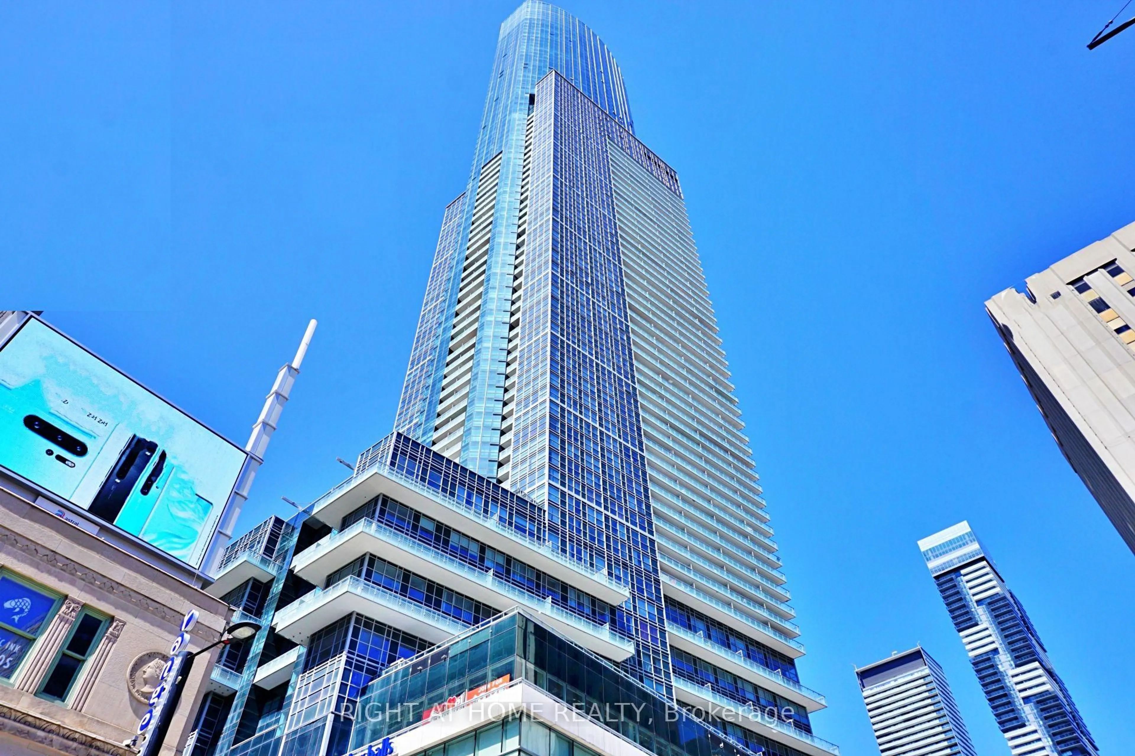Unknown for 386 Yonge St #4207, Toronto Ontario M5B 0A5
