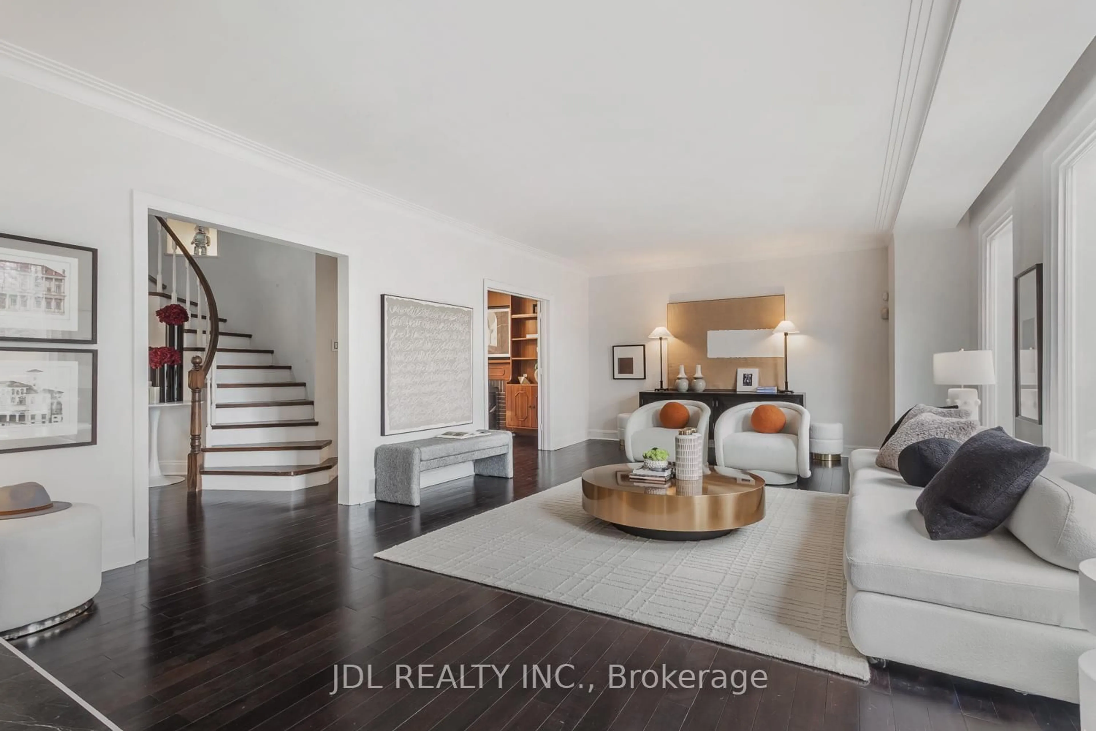 Indoor entryway for 6 Farmingdale Rd, Toronto Ontario M2K 1Z2