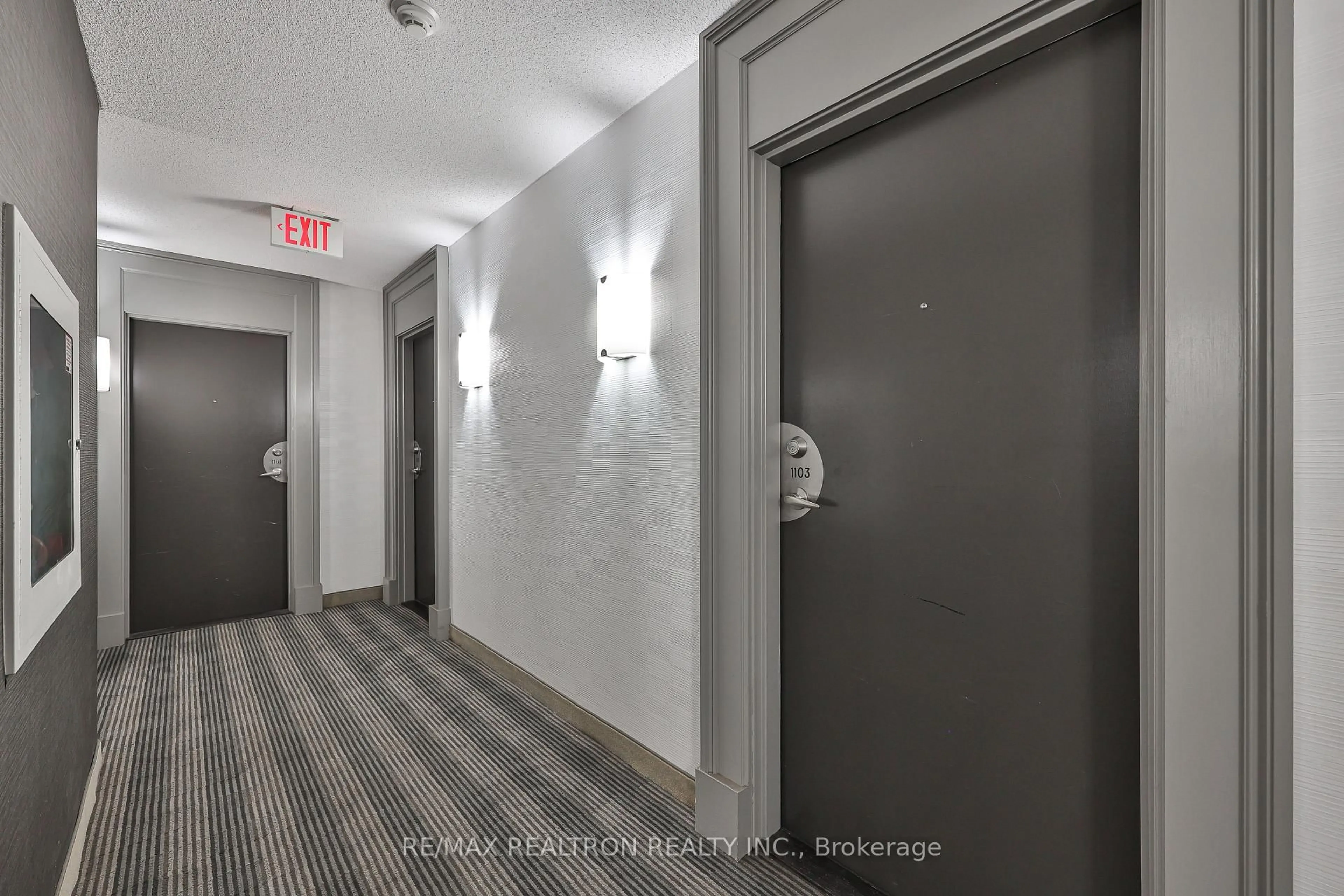 Indoor foyer for 28 Harrison Garden Blvd #1103, Toronto Ontario M2N 7B5