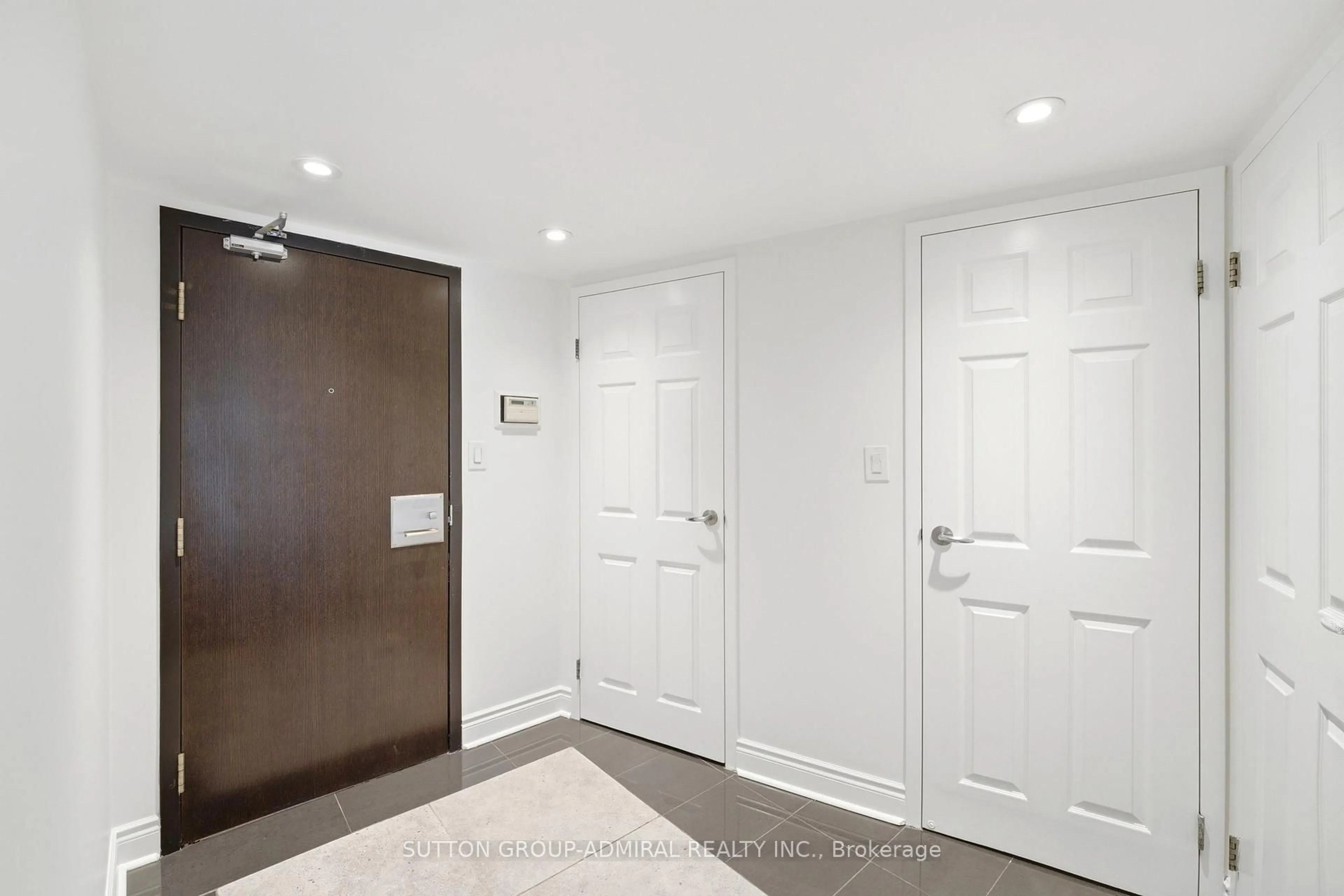 Indoor foyer for 25 The Esplanade #1115, Toronto Ontario M5E 1W5